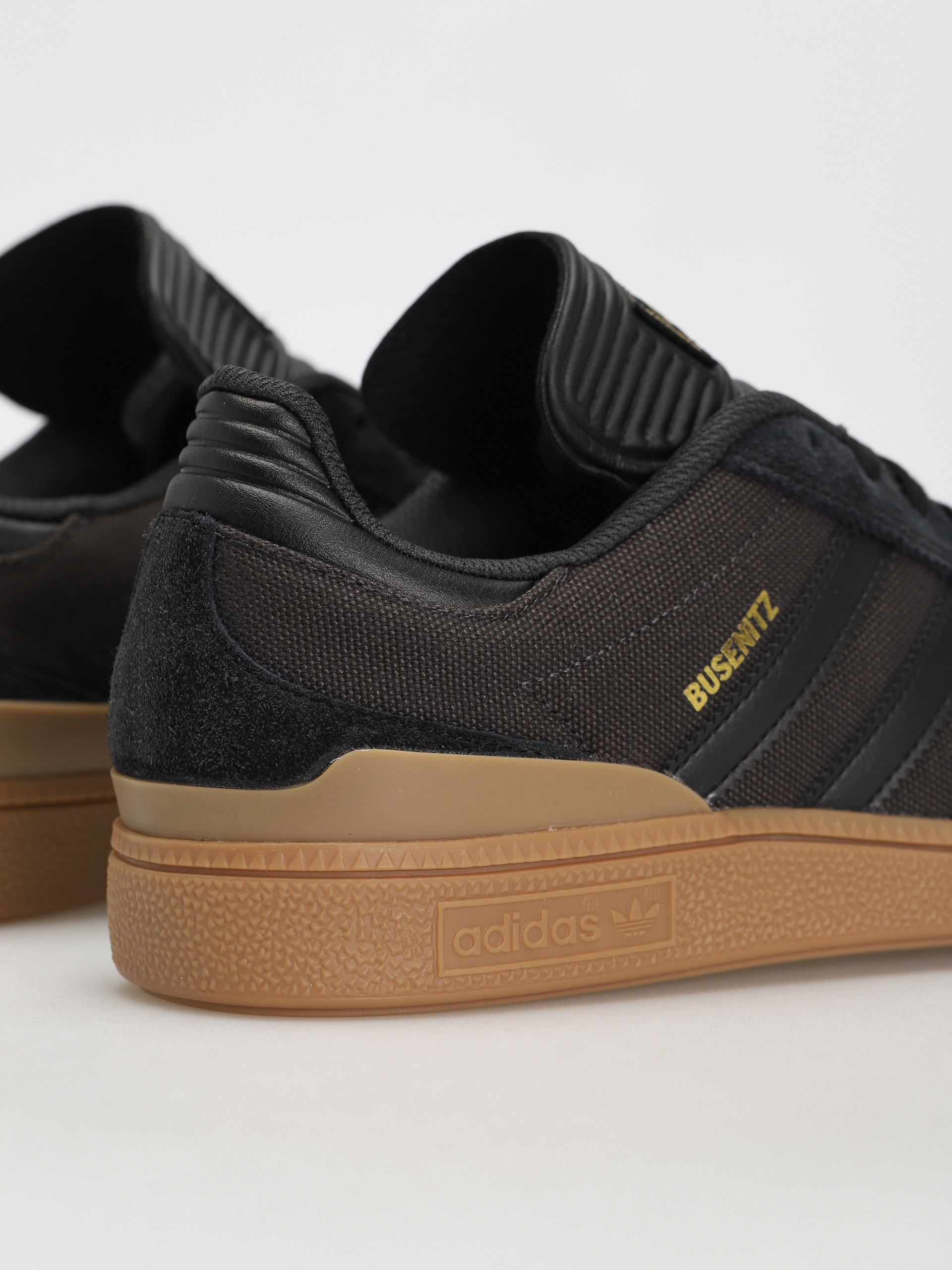 adidas Busenitz Schuhe (cblack/carbon/goldmt)