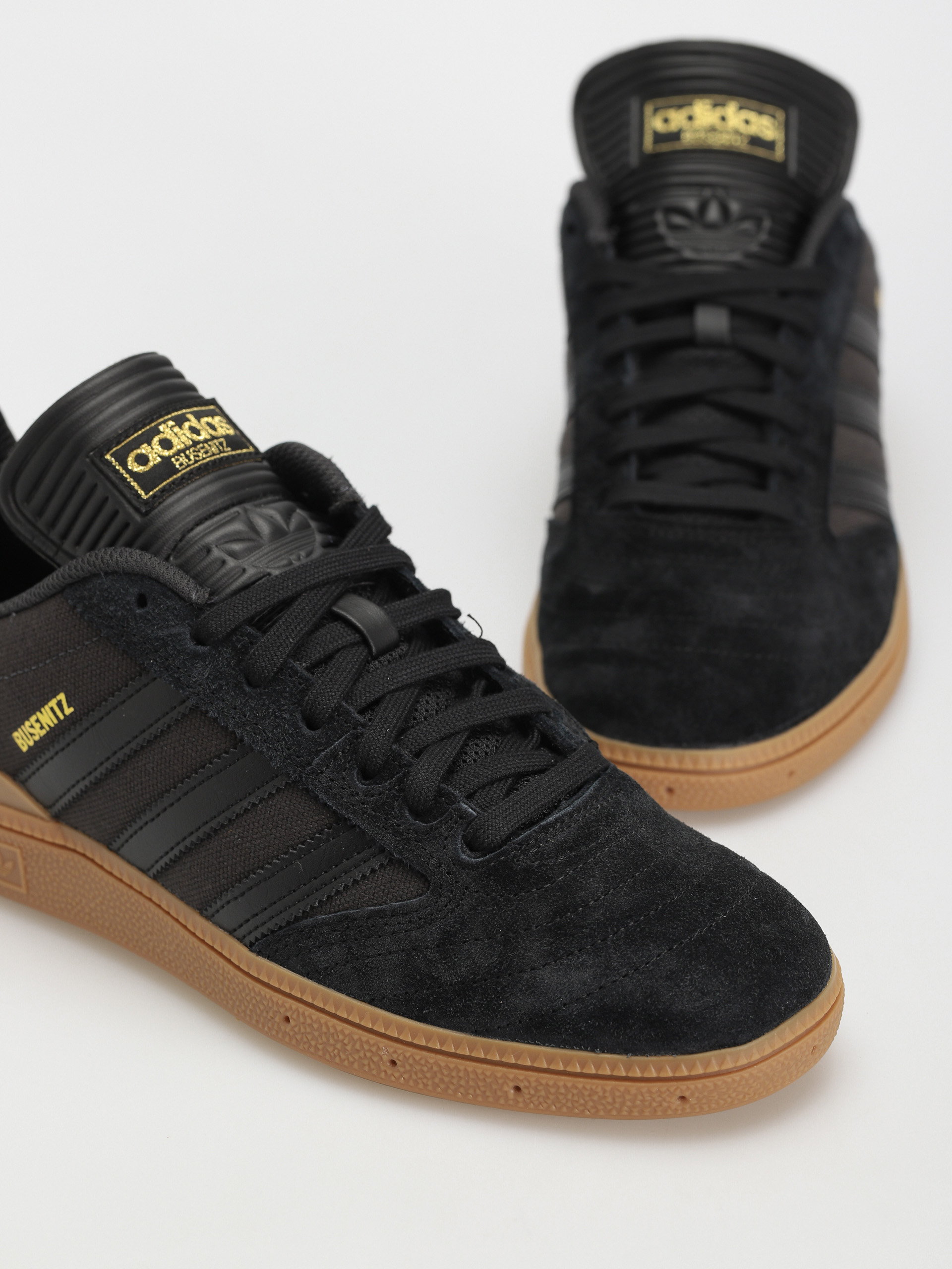 adidas Busenitz Schuhe (cblack/carbon/goldmt)