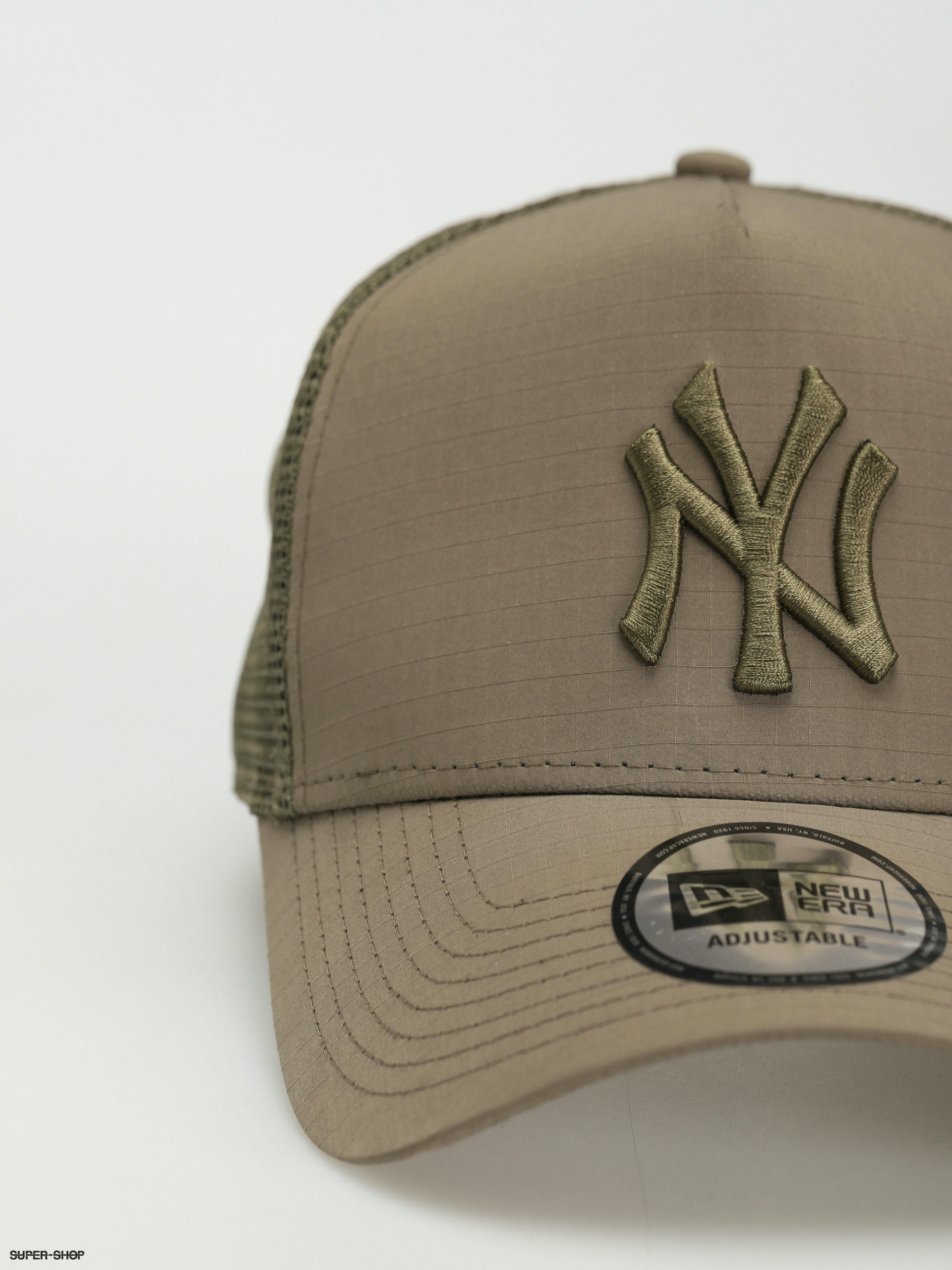 Caps New Era New York Yankees Tech Ripstop Trucker Cap Brown