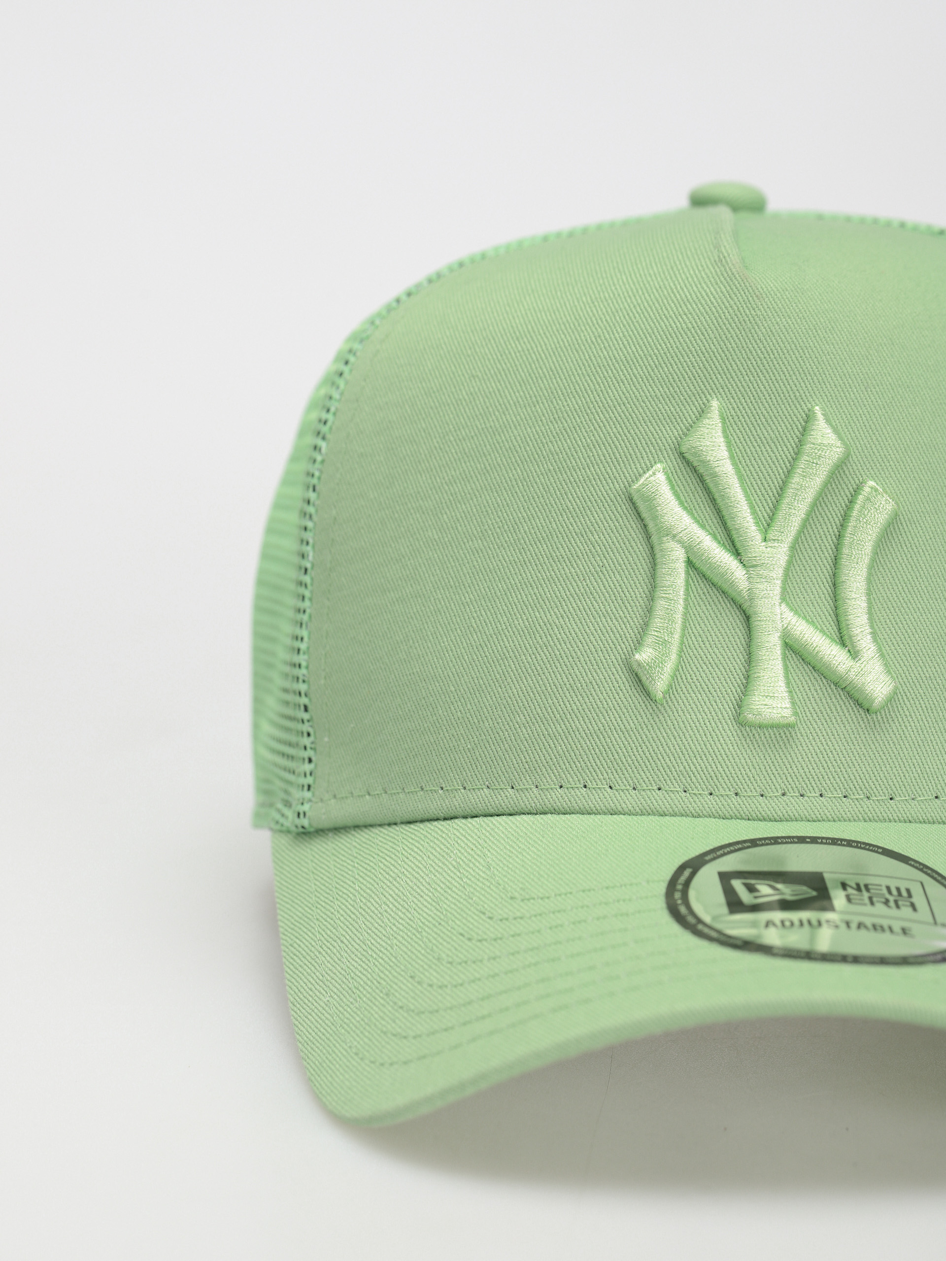 New Era Tonal Mesh Trucker New York Yankees Cap (green)