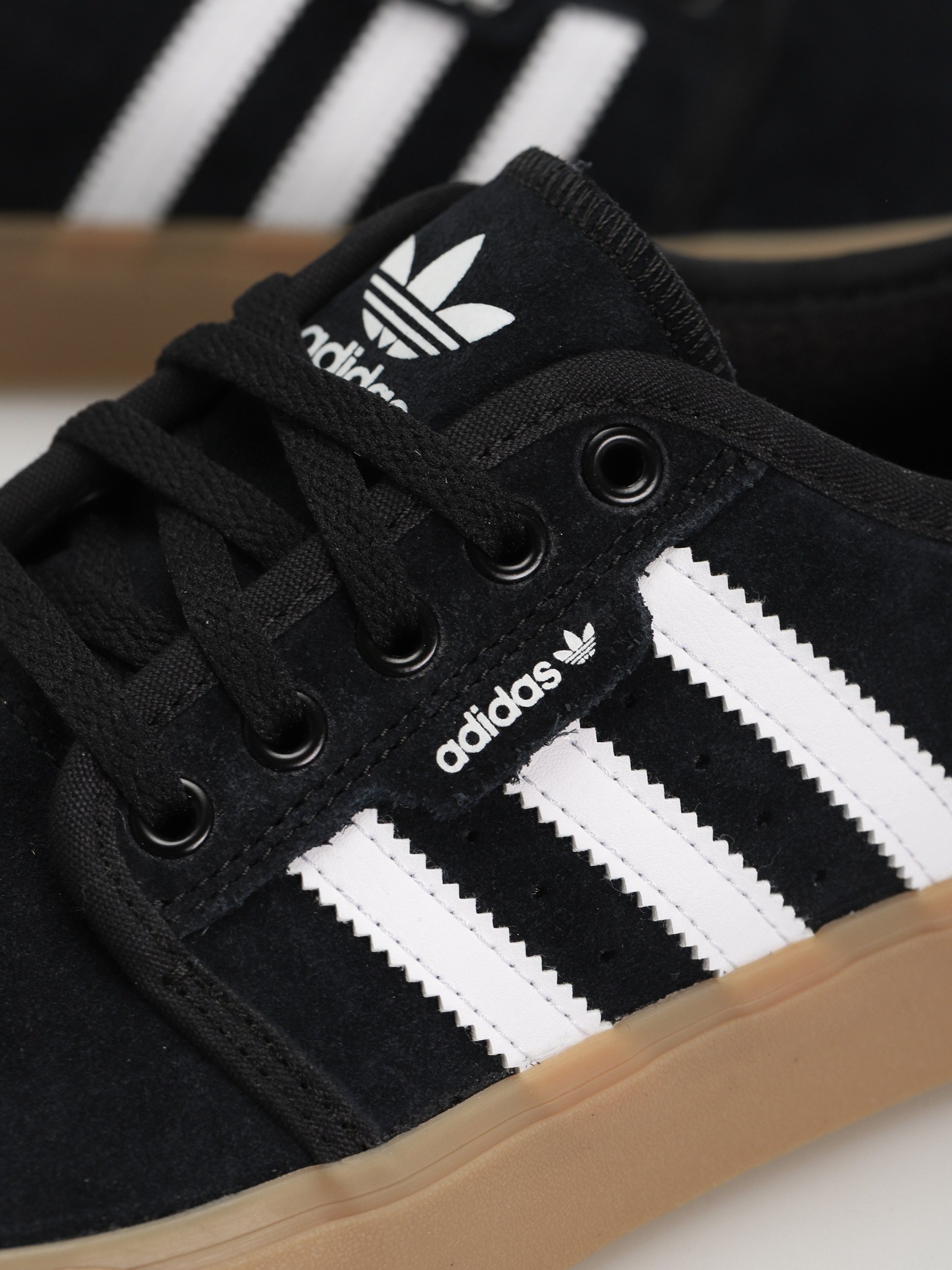 adidas Seeley Xt Shoes (cblack/ftwwht/gum4)