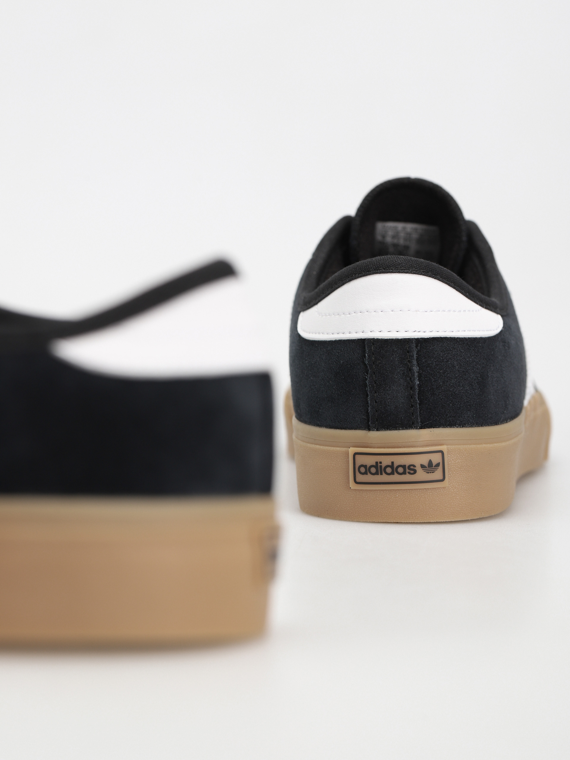 adidas Seeley Xt Shoes (cblack/ftwwht/gum4)