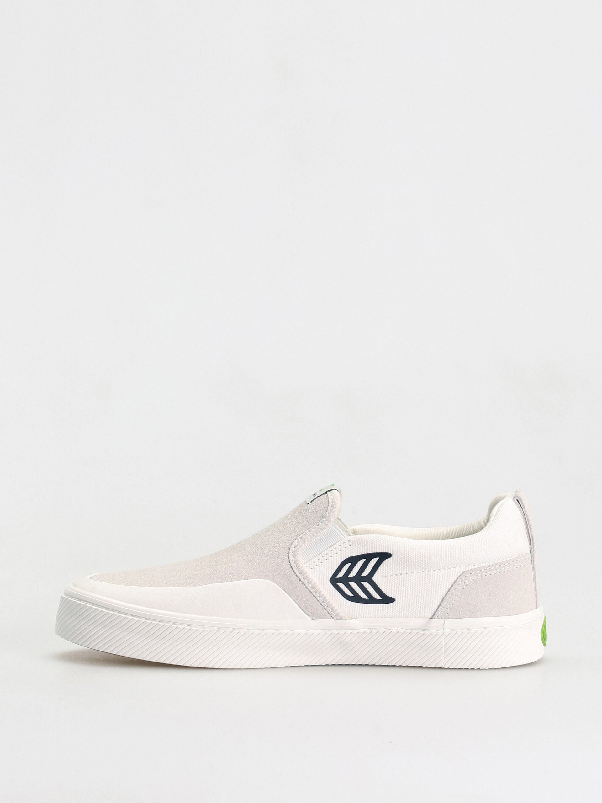 Cariuma Catiba Pro Slip On Shoes (oﬀ white vintage/black)
