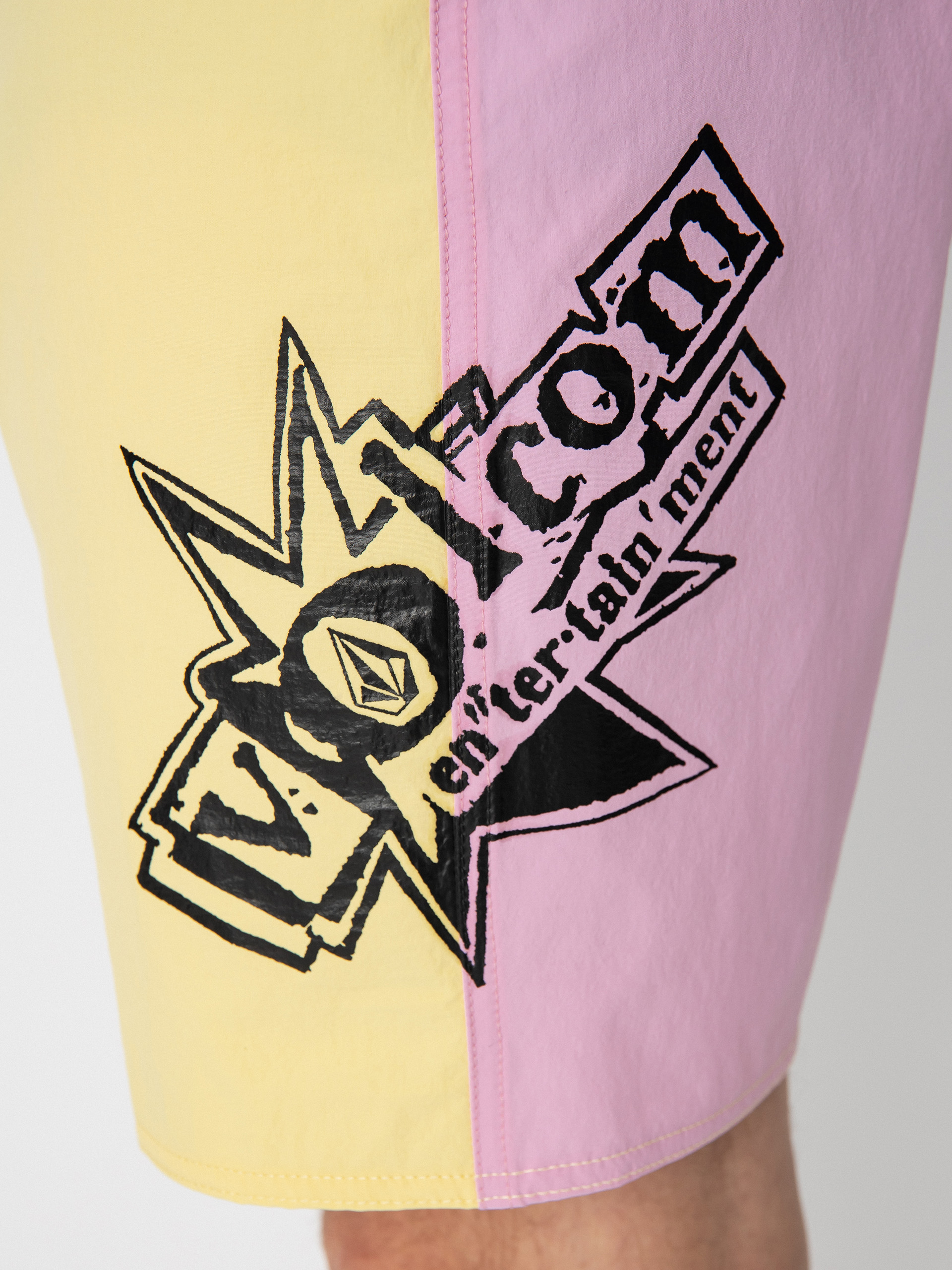 Volcom V Ent Liberators 18 Boardshorts (dawn yellow)