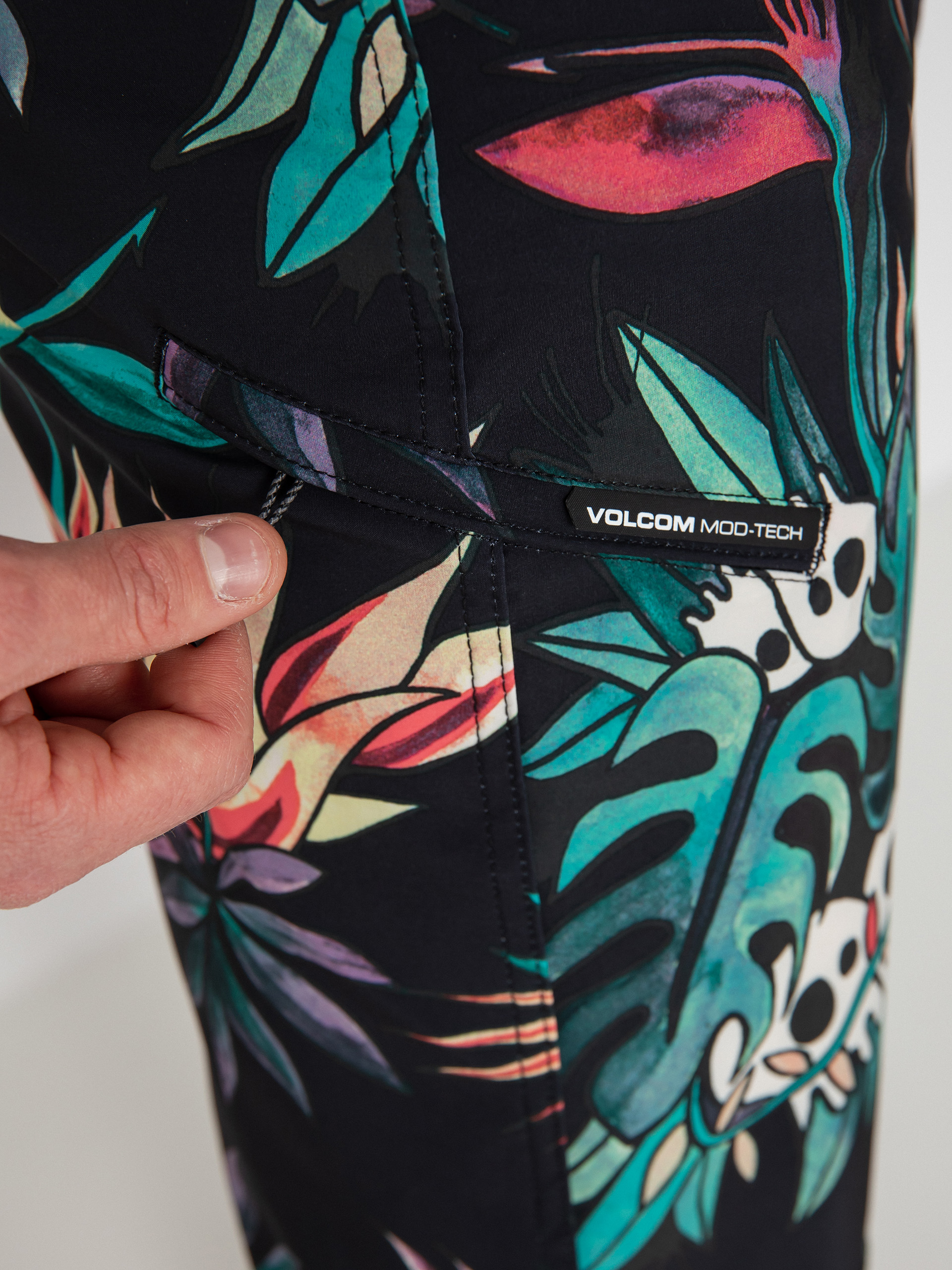 Volcom V Ent Pepper Mod 19 Boardshorts (black)