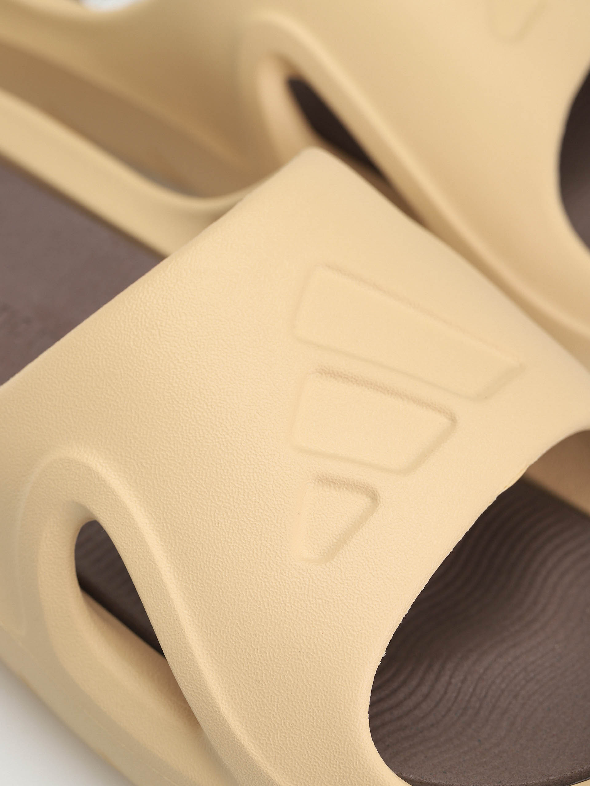 adidas Originals Adicane Flip-flops (sanstr/sanstr/earstr)