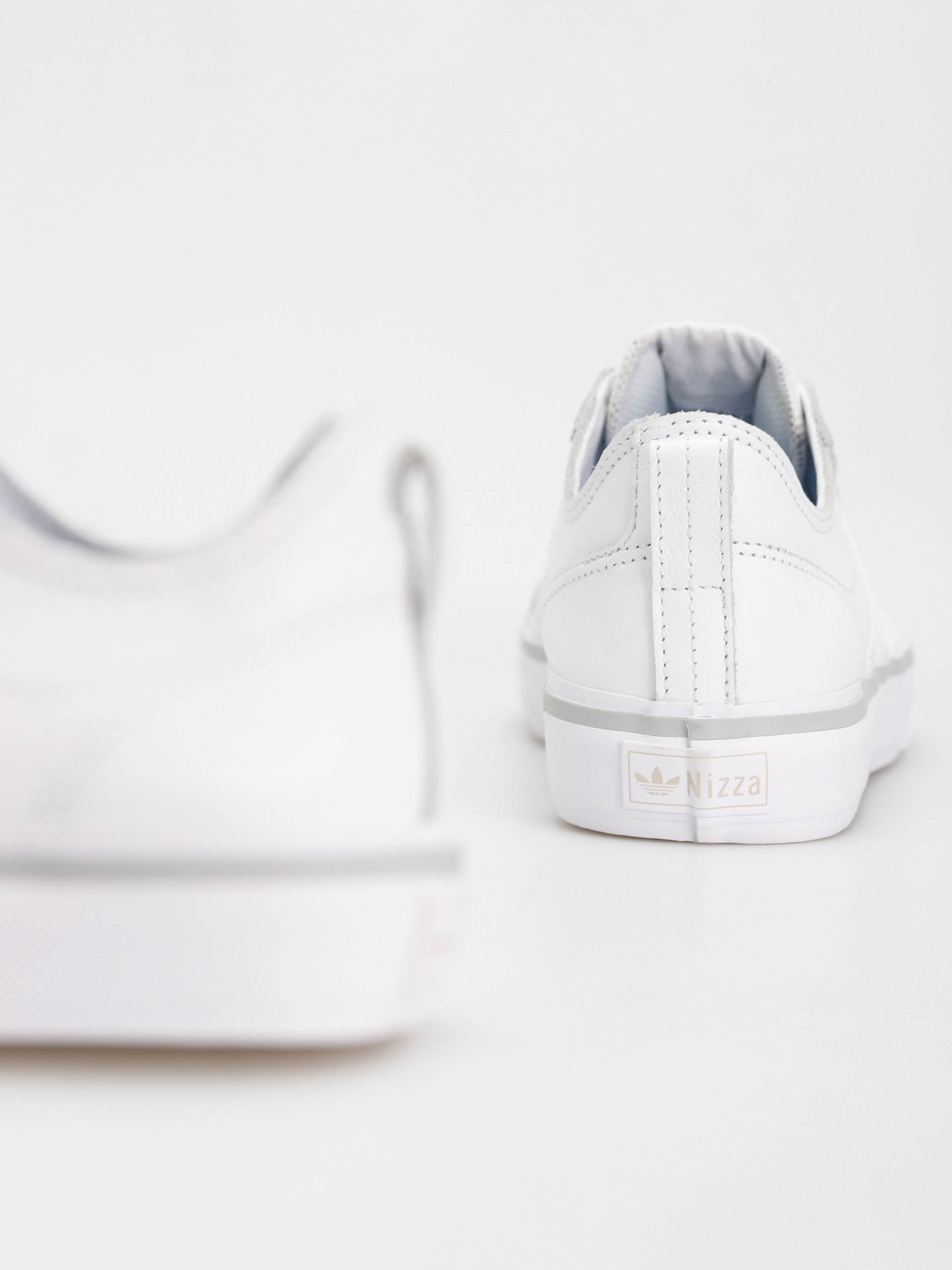 adidas Nizza Low Adv Shoes (ftwwht/ftwwht/gretwo)