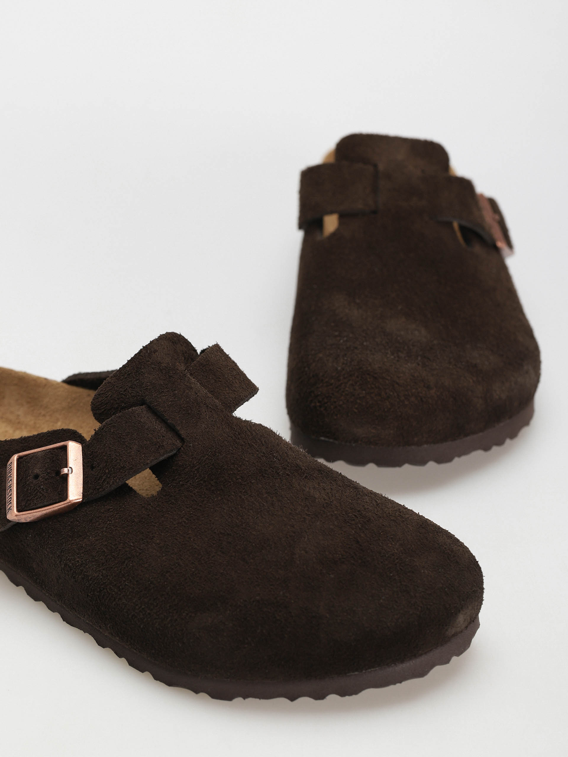 Birkenstock Boston Suede Regular Pantoletten (mocha)