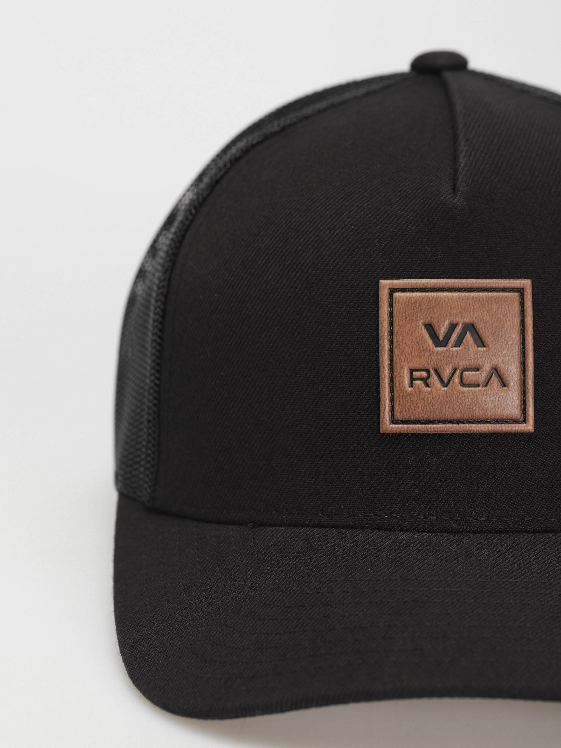 RVCA Va Atw Curved Brim Trucker Cap (black)