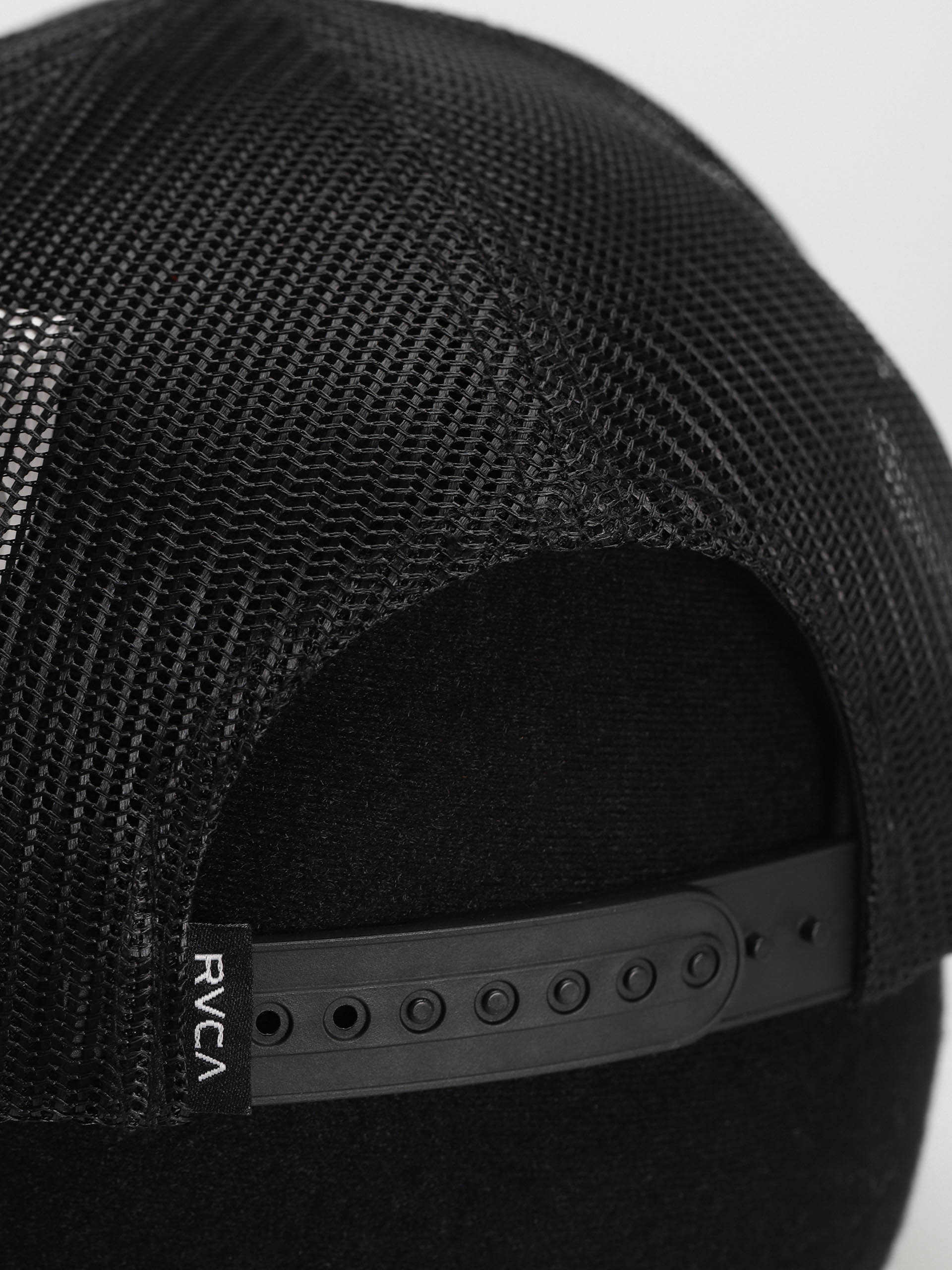 RVCA Va Atw Curved Brim Trucker Cap (black)