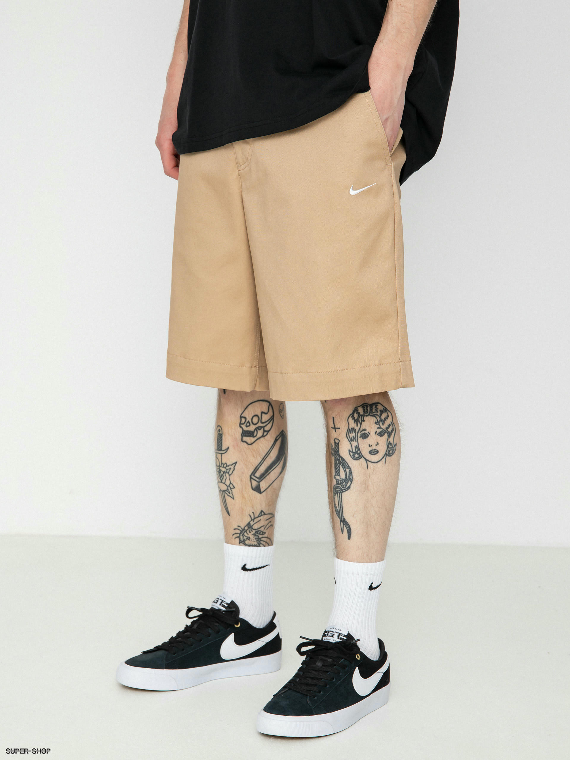 Nike deals khaki shorts