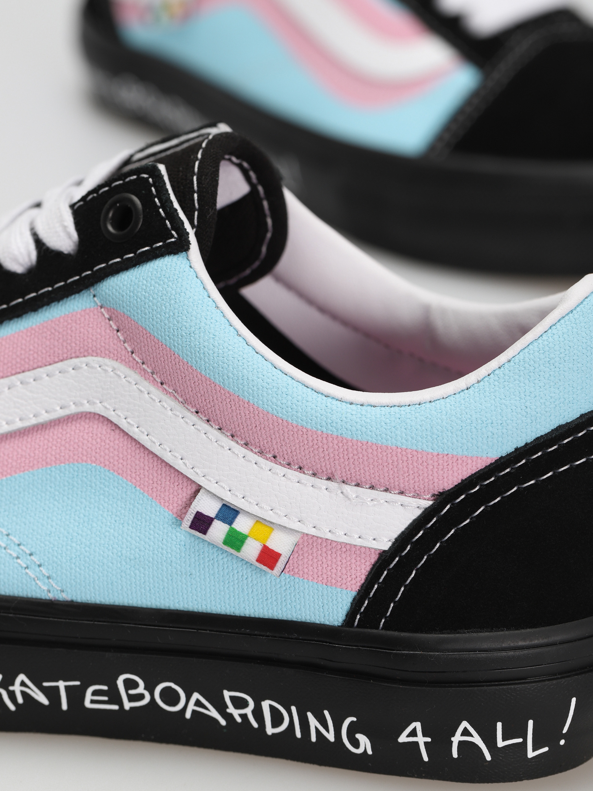 Vans Skate Old Skool Shoes (pride multi)