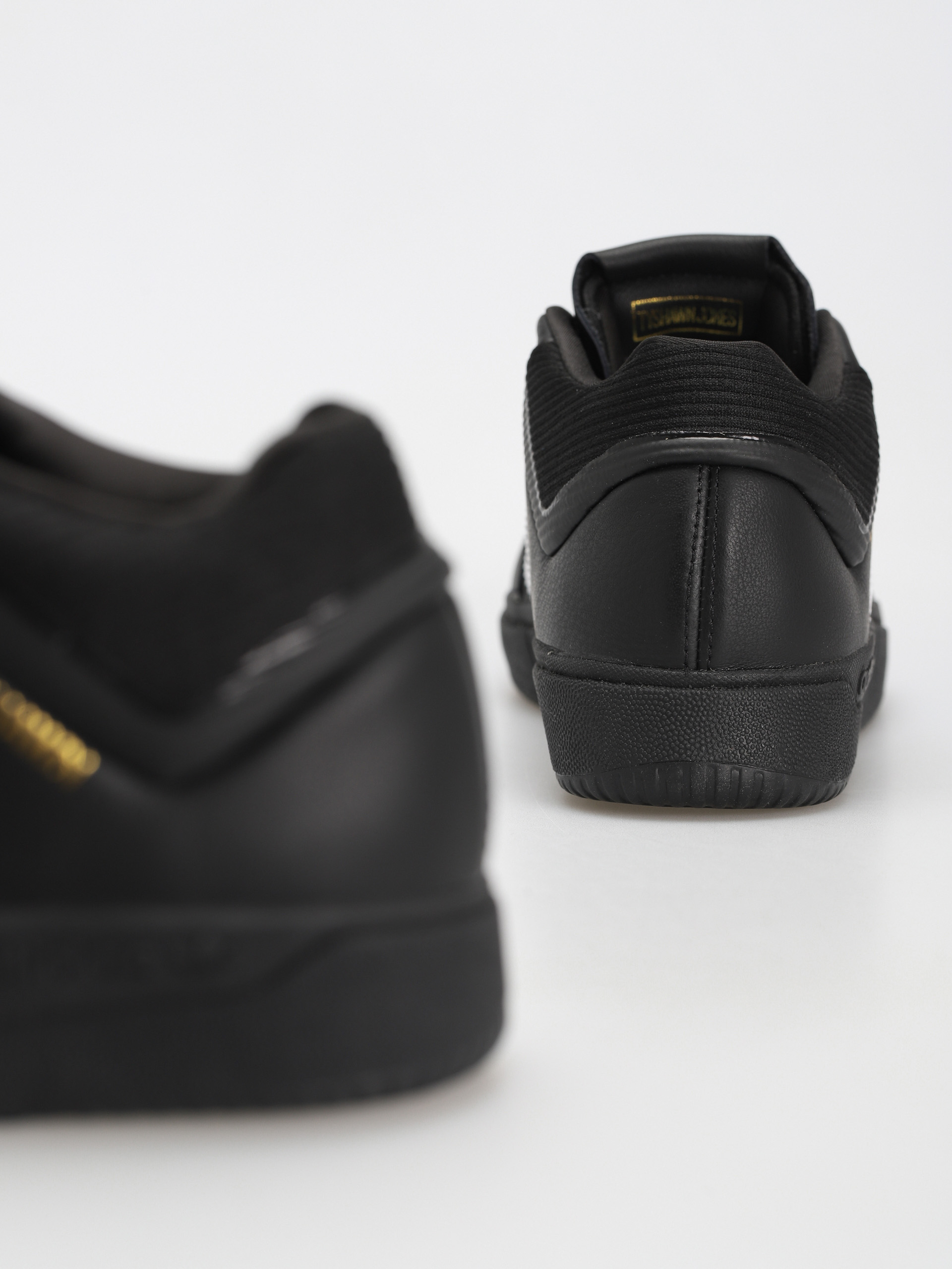 adidas Tyshawn Shoes (cblack/ftwwht/goldmt)