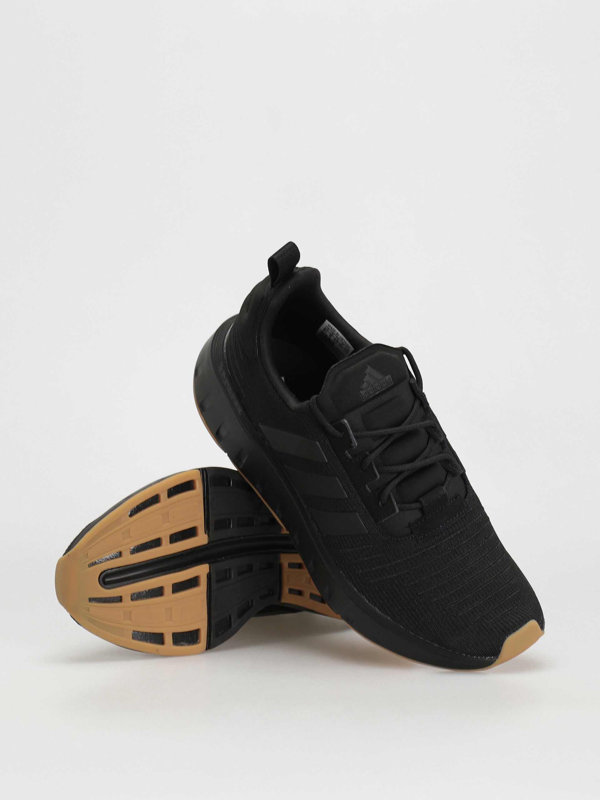 adidas Swift Run 23 Shoes (cblack/cblack/gum3)
