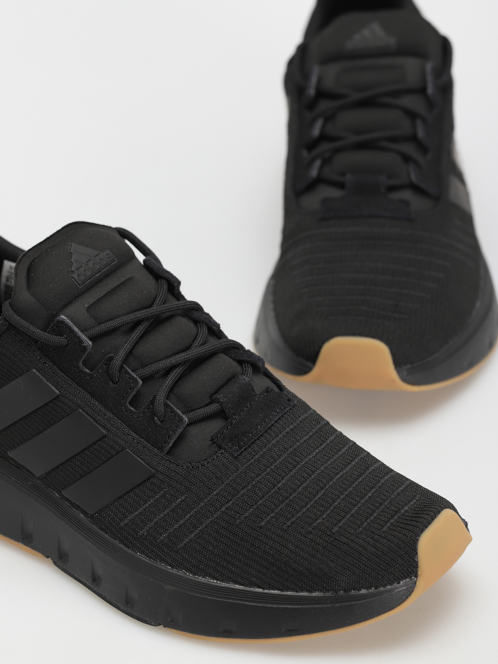 adidas Swift Run 23 Shoes (cblack/cblack/gum3)