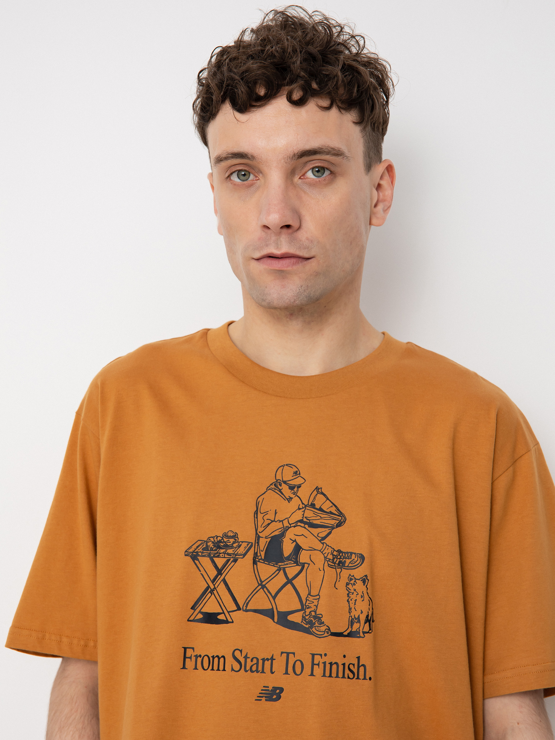 New Balance Essentials Cafe Grandpa T-Shirt (tobacco)