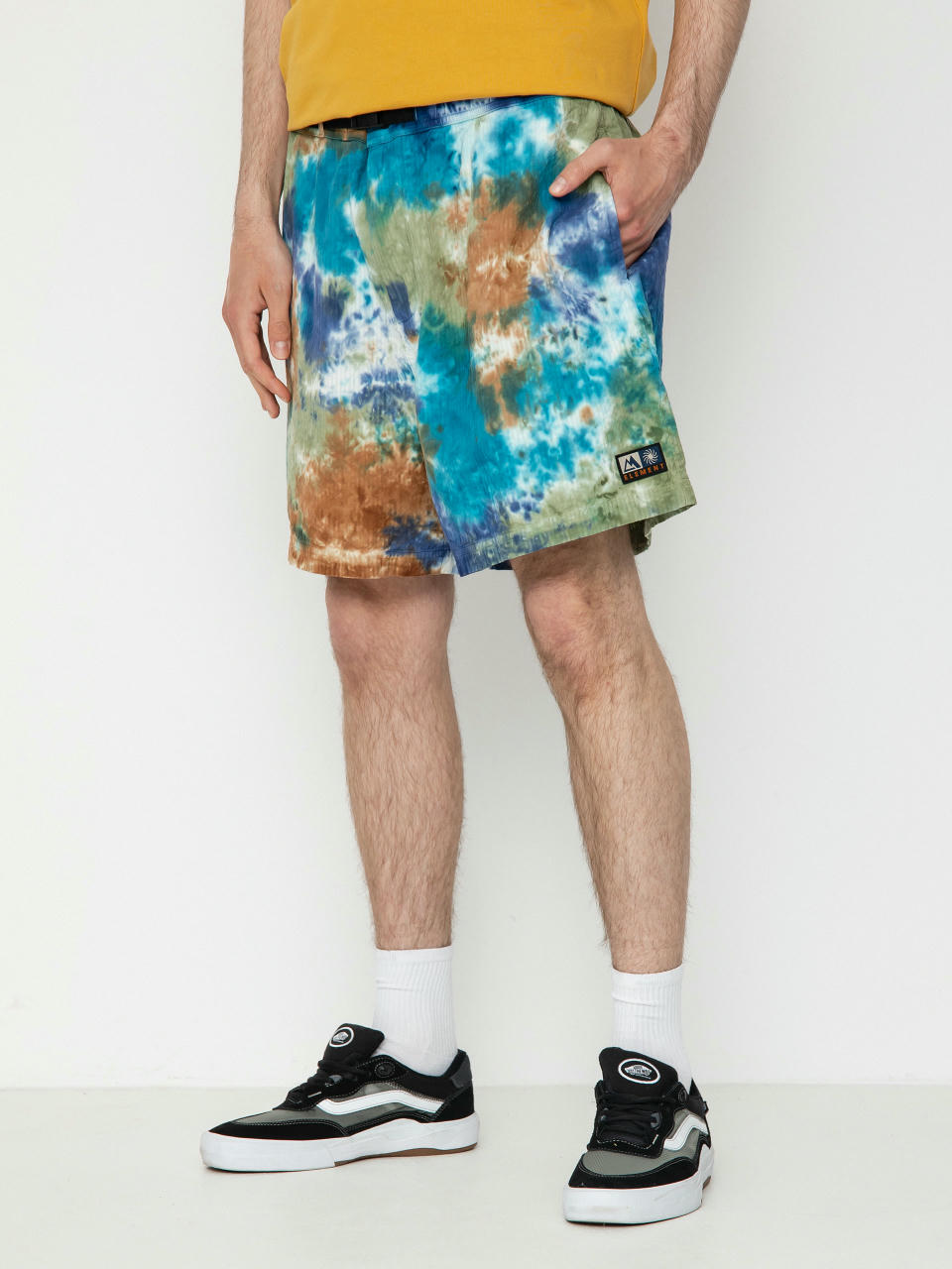 Element Wander Tie Dye Shorts (dark magma)