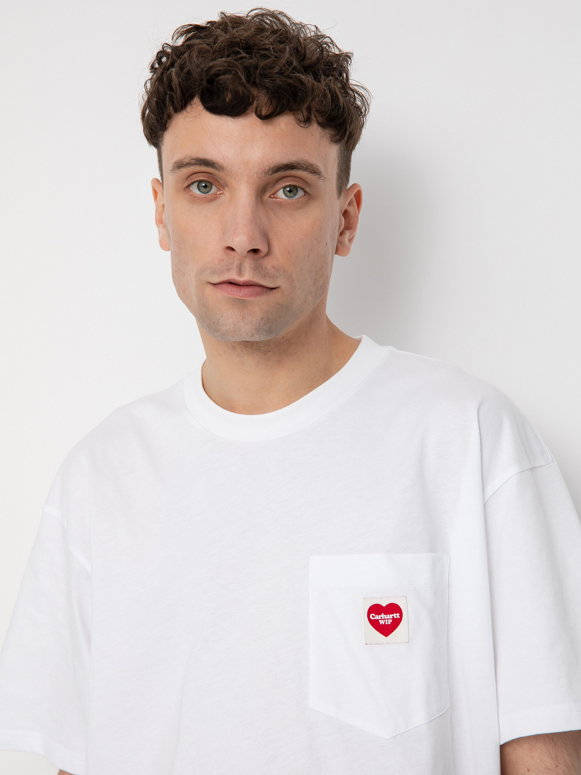 ★ドイツ発*carhartt WIP*新作*Pocket Heart Tシャツ/R-WHITE★ Carhartt WIP Pocket Heart T-Shirt in Off-White | SVD USA
