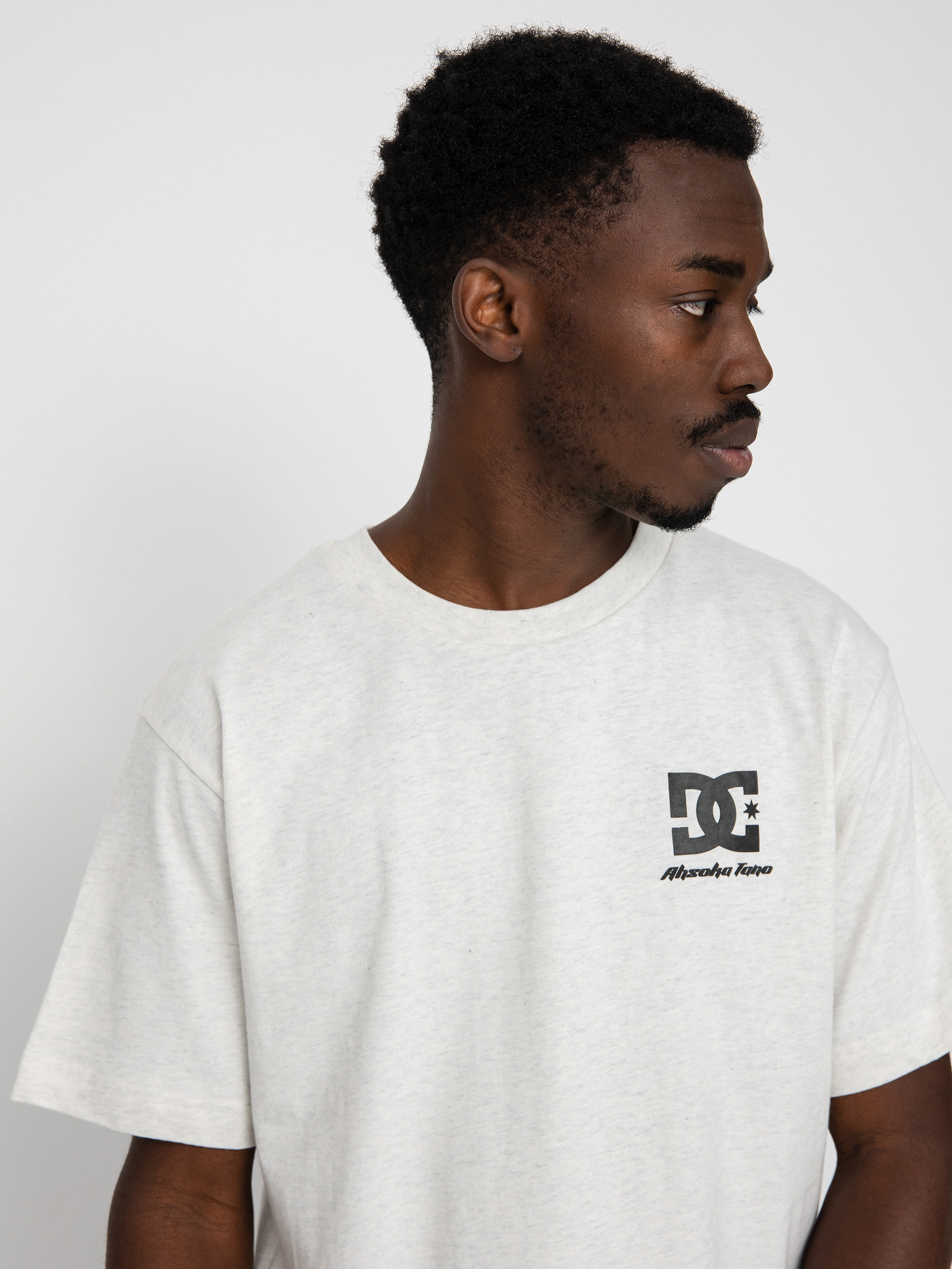 DC X Star Wars Ahsoka T-shirt (snow heather)