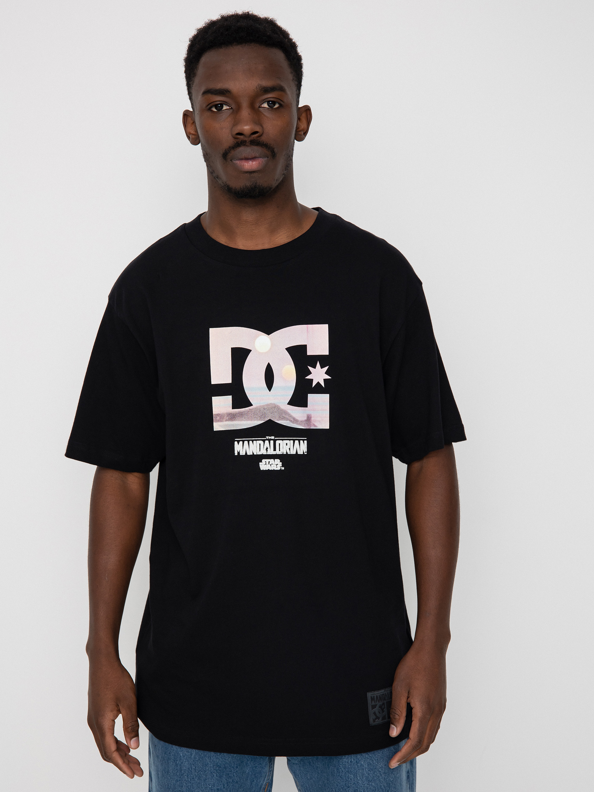 DC X Star Wars Mando Passport T-shirt (black)