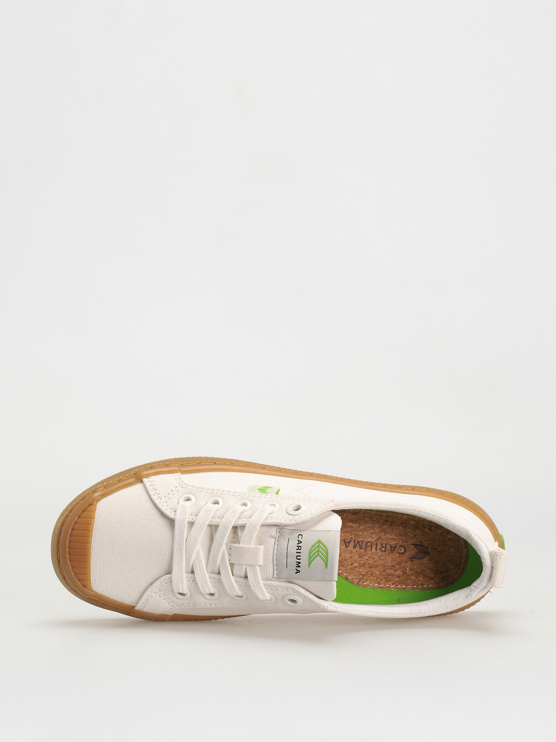Cariuma Oca Low Shoes (gum off white)