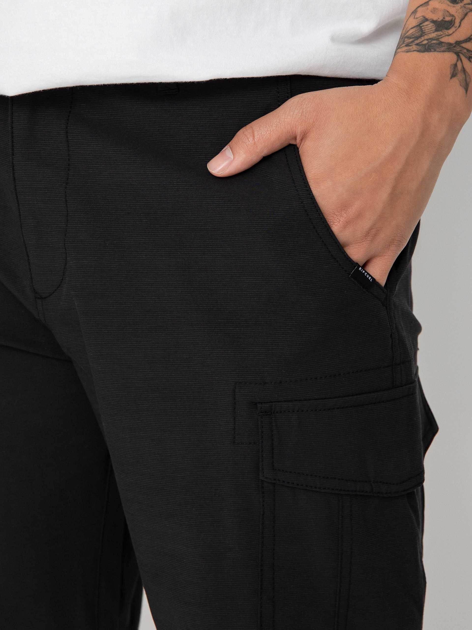 Rip Curl Boardwalk Trail Cargo Shorts (black)