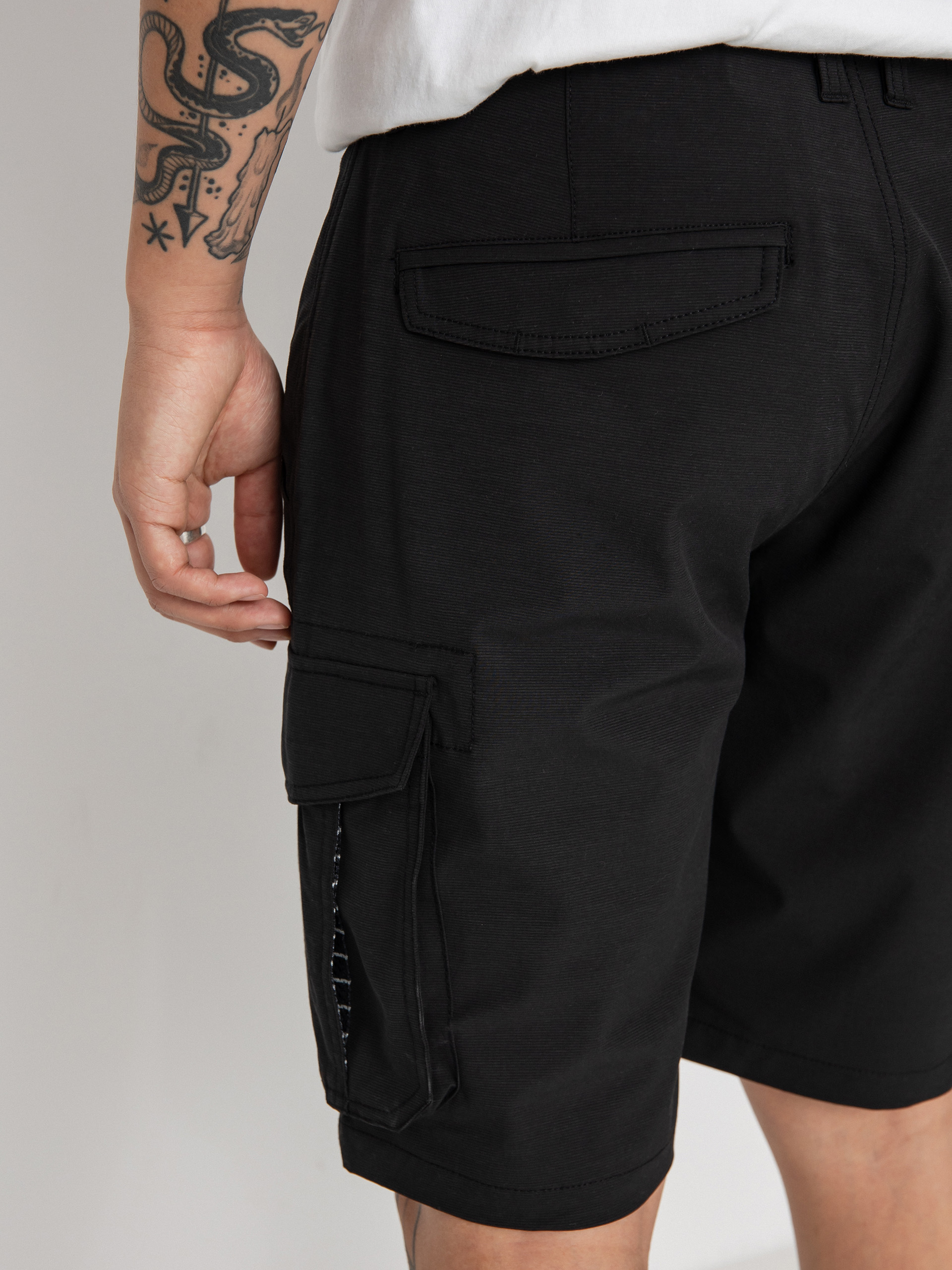 Rip Curl Boardwalk Trail Cargo Shorts (black)