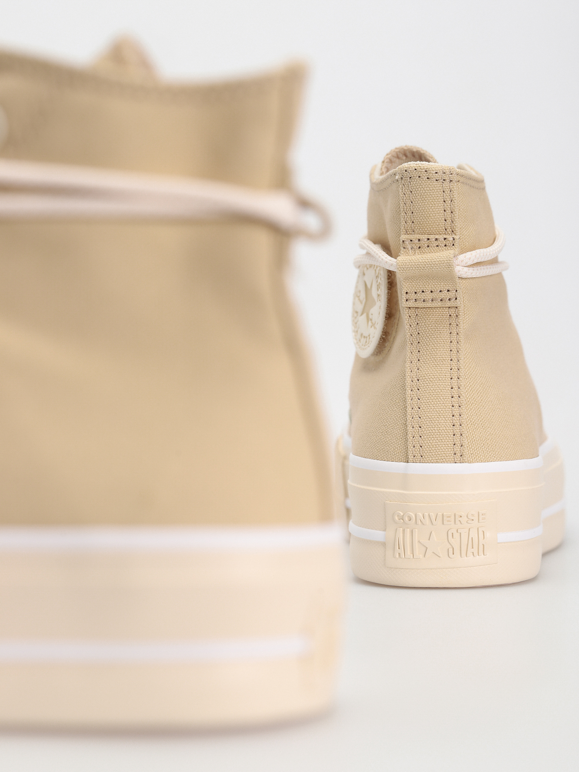Converse Chuck Taylor All Star Lift Hi Chucks Wmn (oat milk)