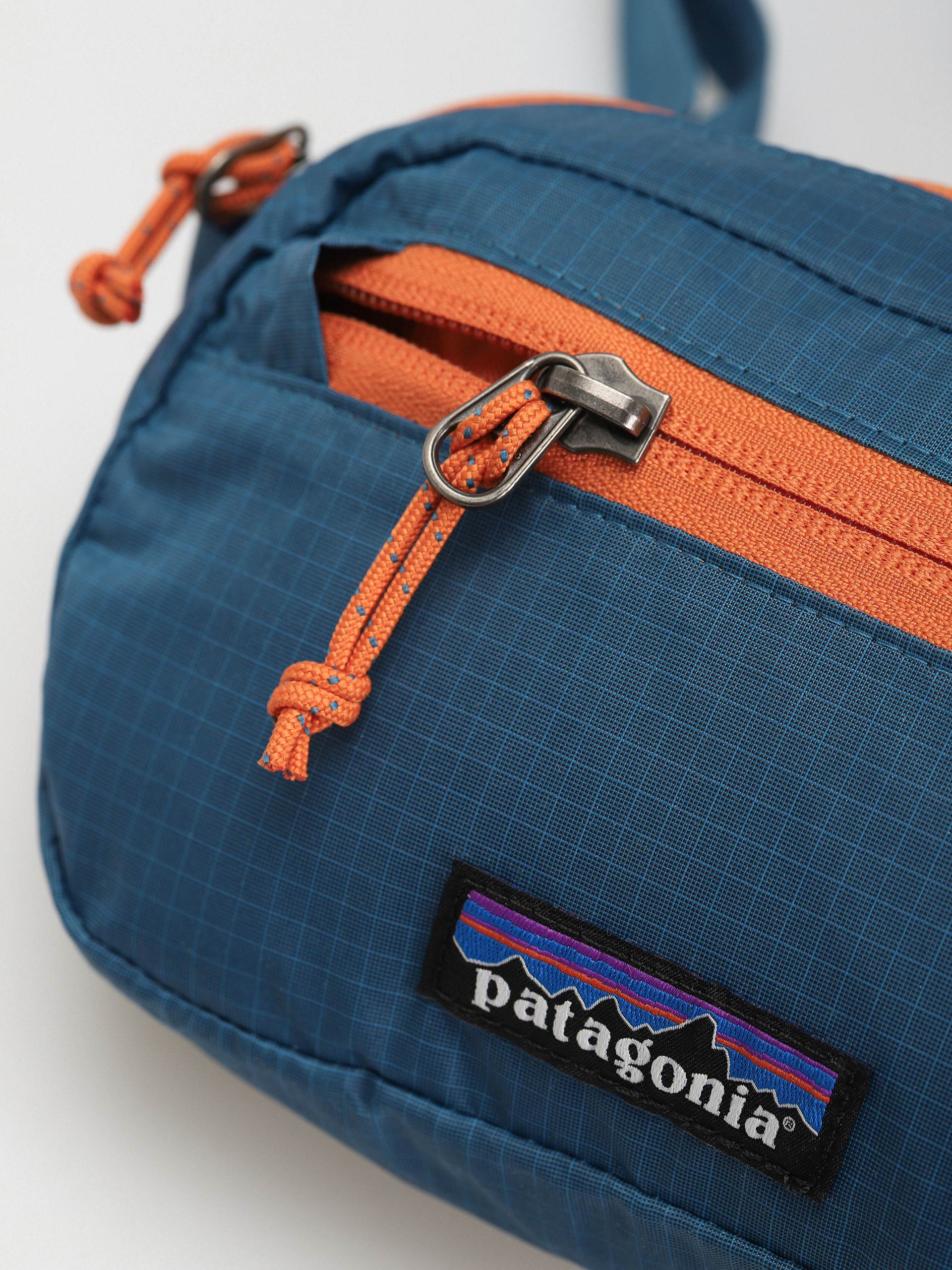 Patagonia Ultralight Black Hole Mini Hip Pack Bum bag (wavy blue)