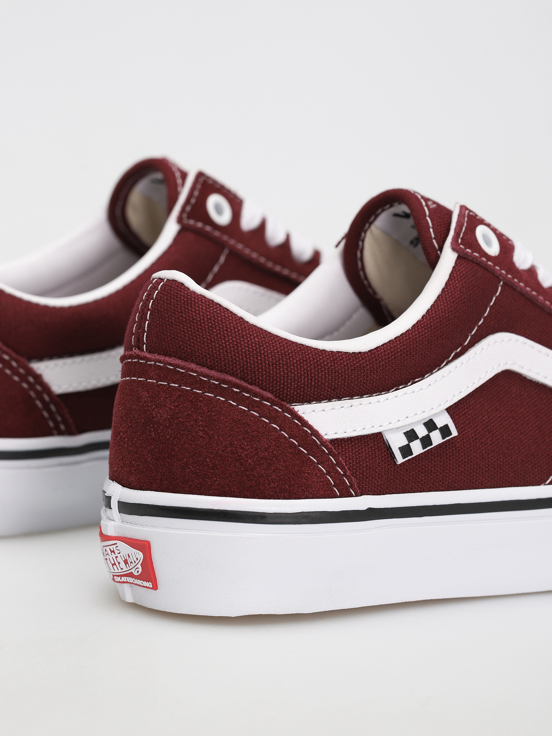 Vans old 2024 skool maroon white