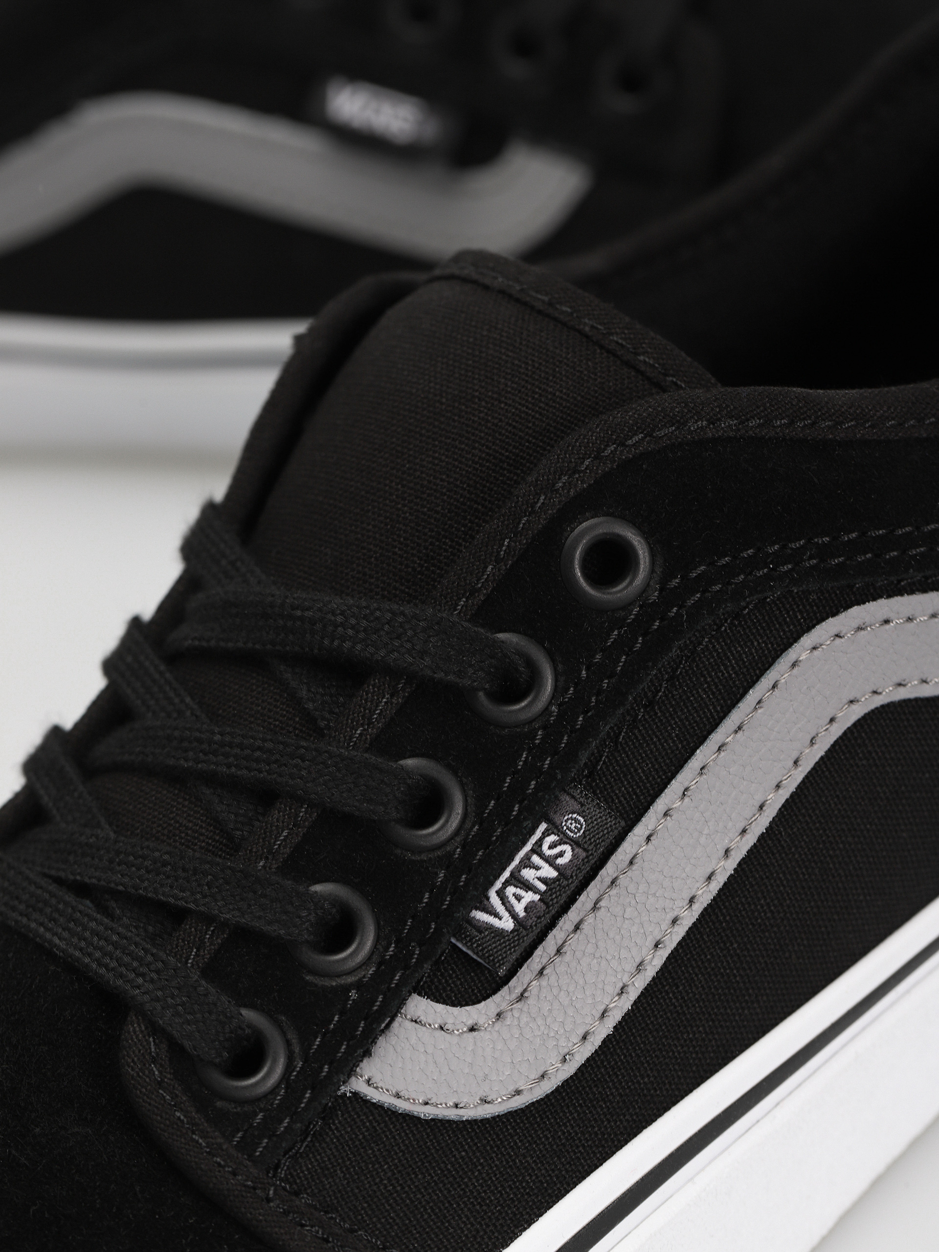 Vans Chukka Low Sidestripe Shoes (black/gray/white)