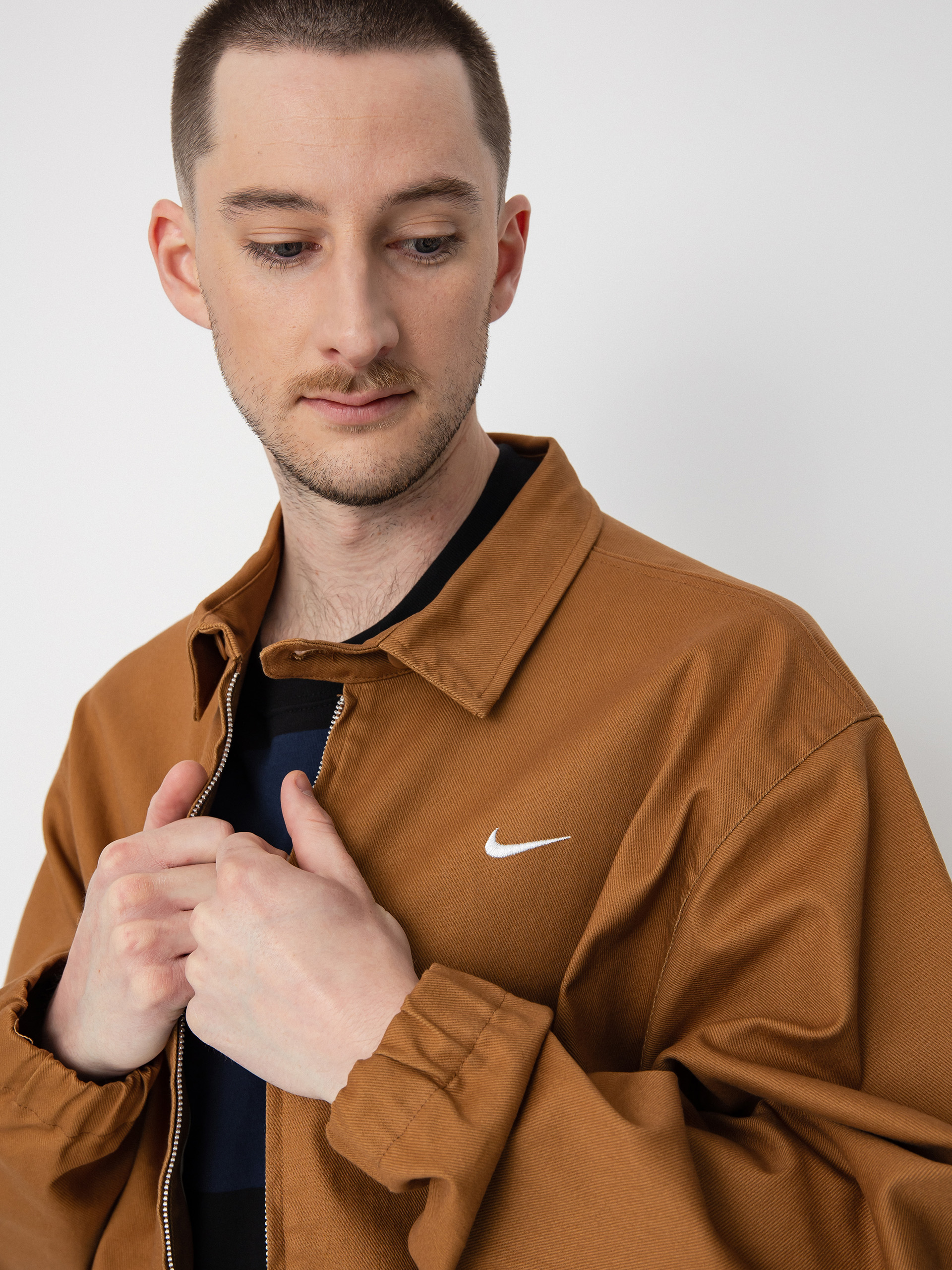 Nike SB Wvn Twill Premium Jacket (ale brown)