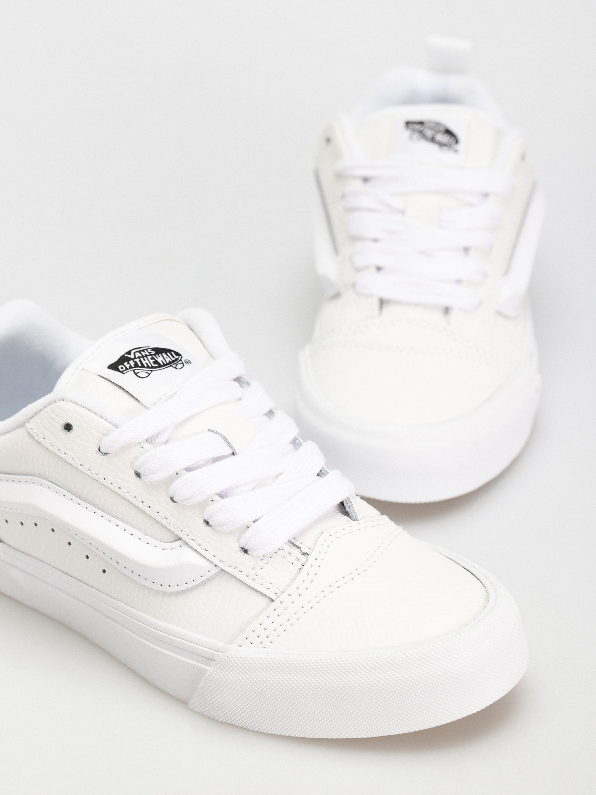 Vans Knu Skool Shoes (leather true white)