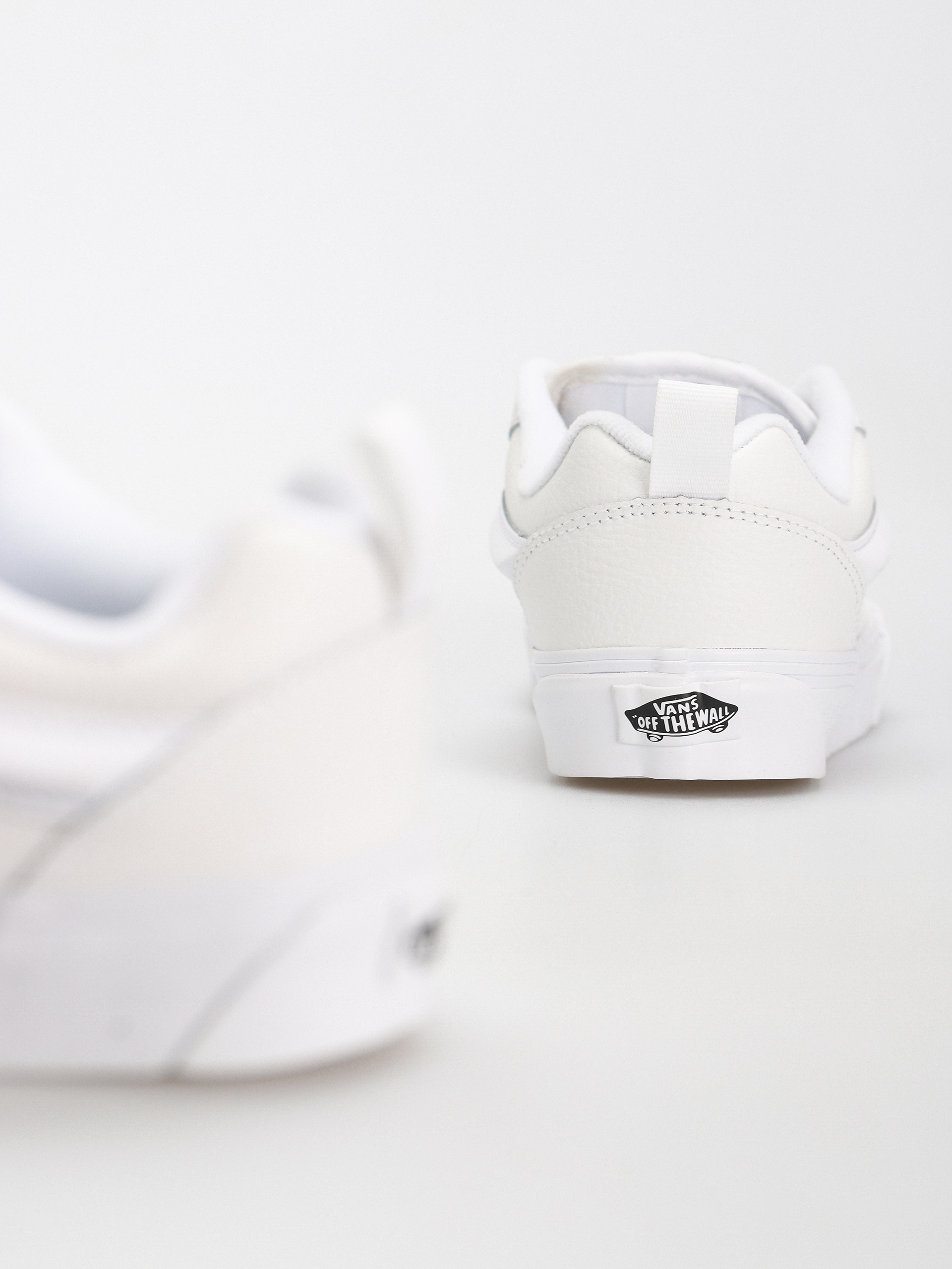 Vans Knu Skool Shoes (leather true white)