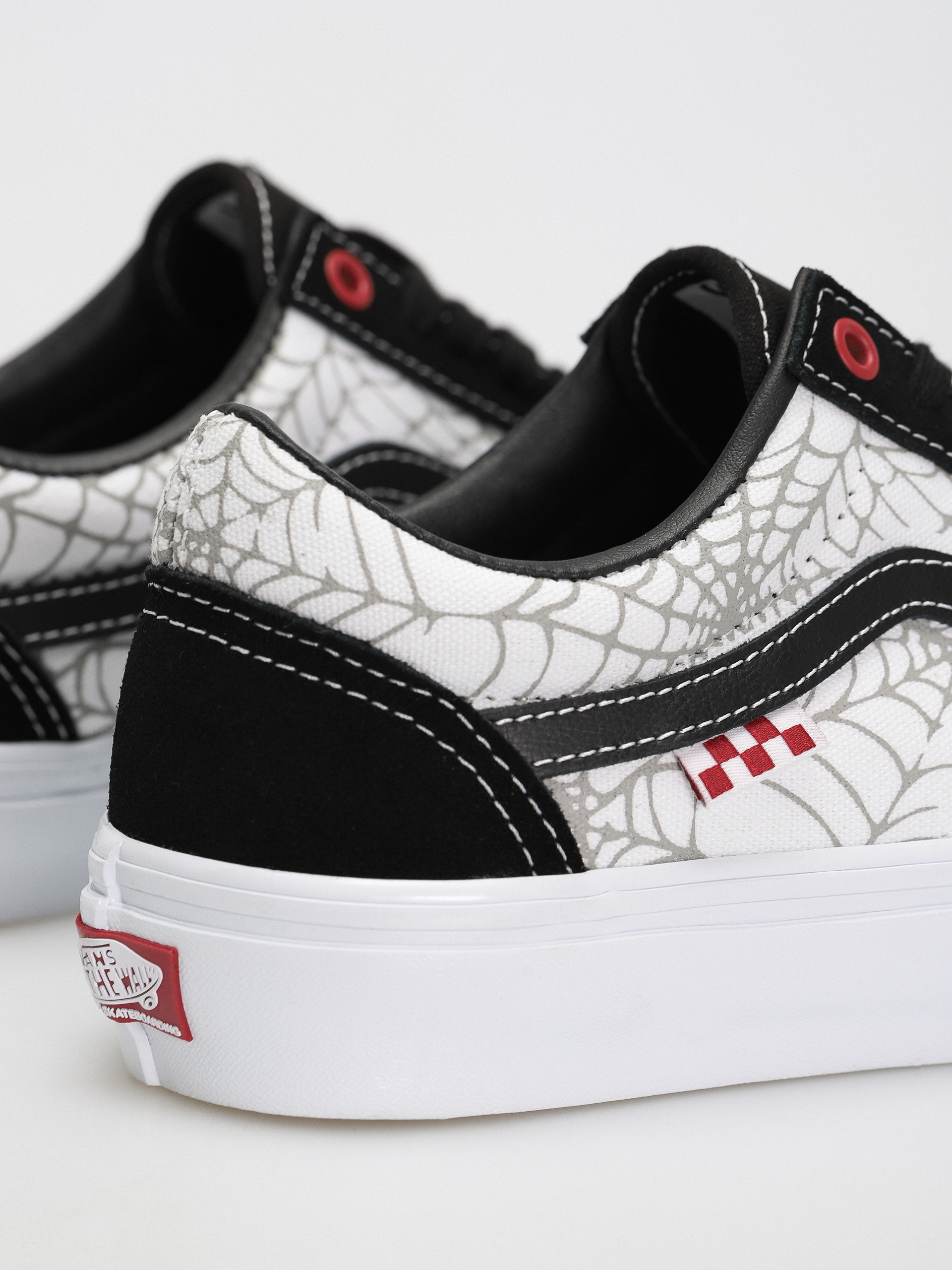 Vans Skate Old Skool Shoes (black widow spider black/white/red)