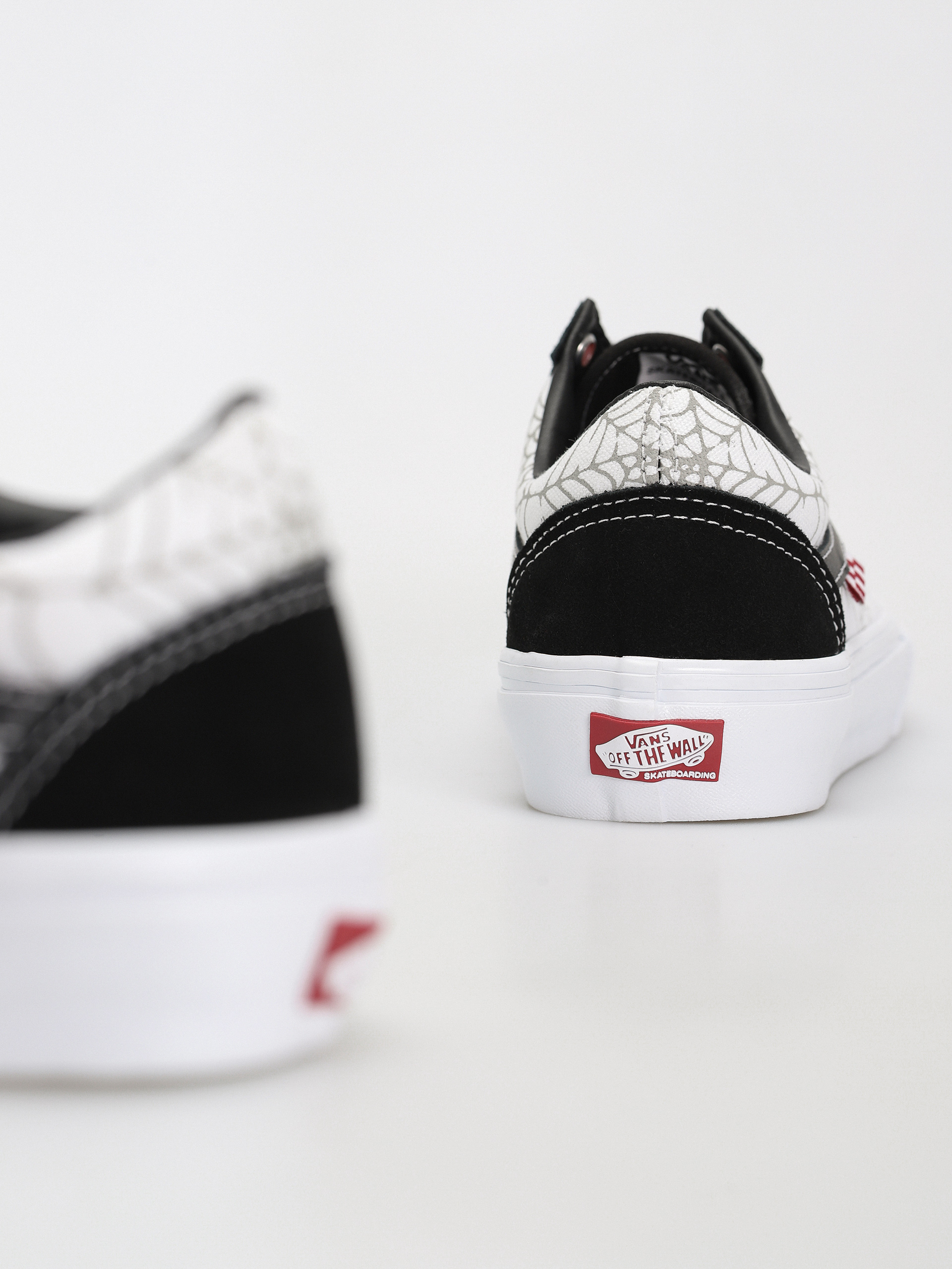 Vans Skate Old Skool Shoes (black widow spider black/white/red)