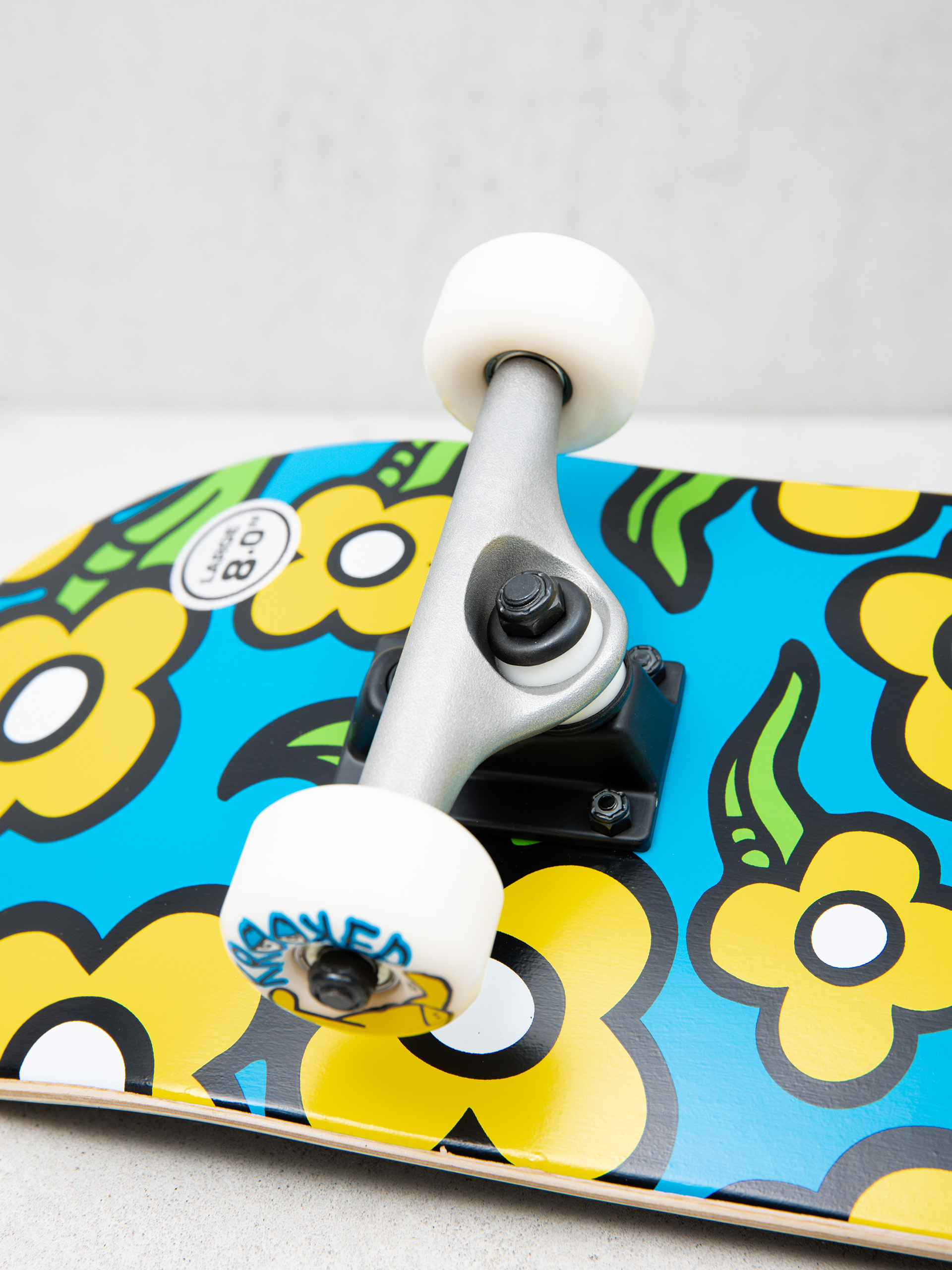 Krooked Wild Style Skateboard (blue/yellow/green)