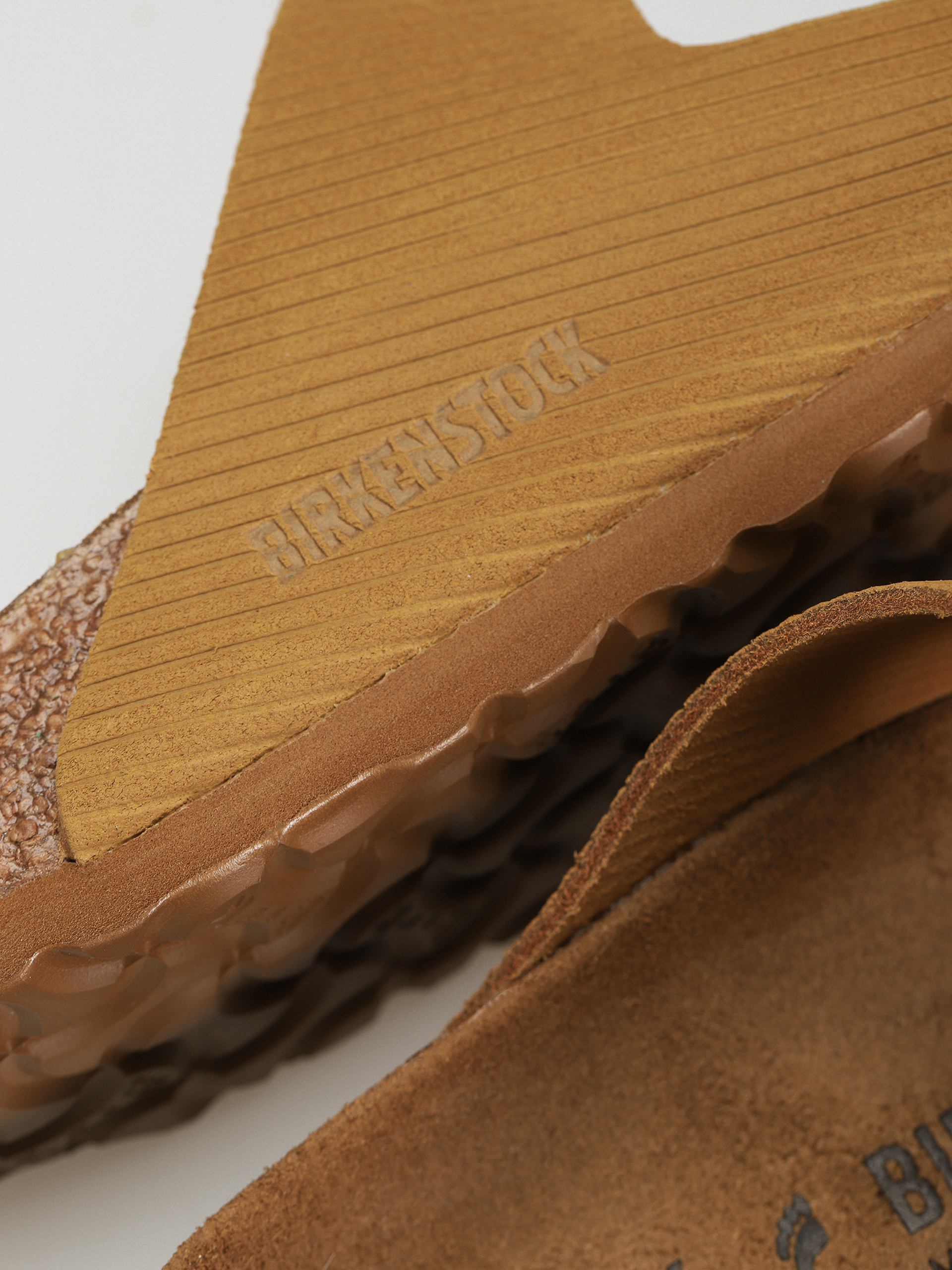 Birkenstock Arizona Suede Embossed Narrow Flip-flops Wmn (corduroy cork brown)