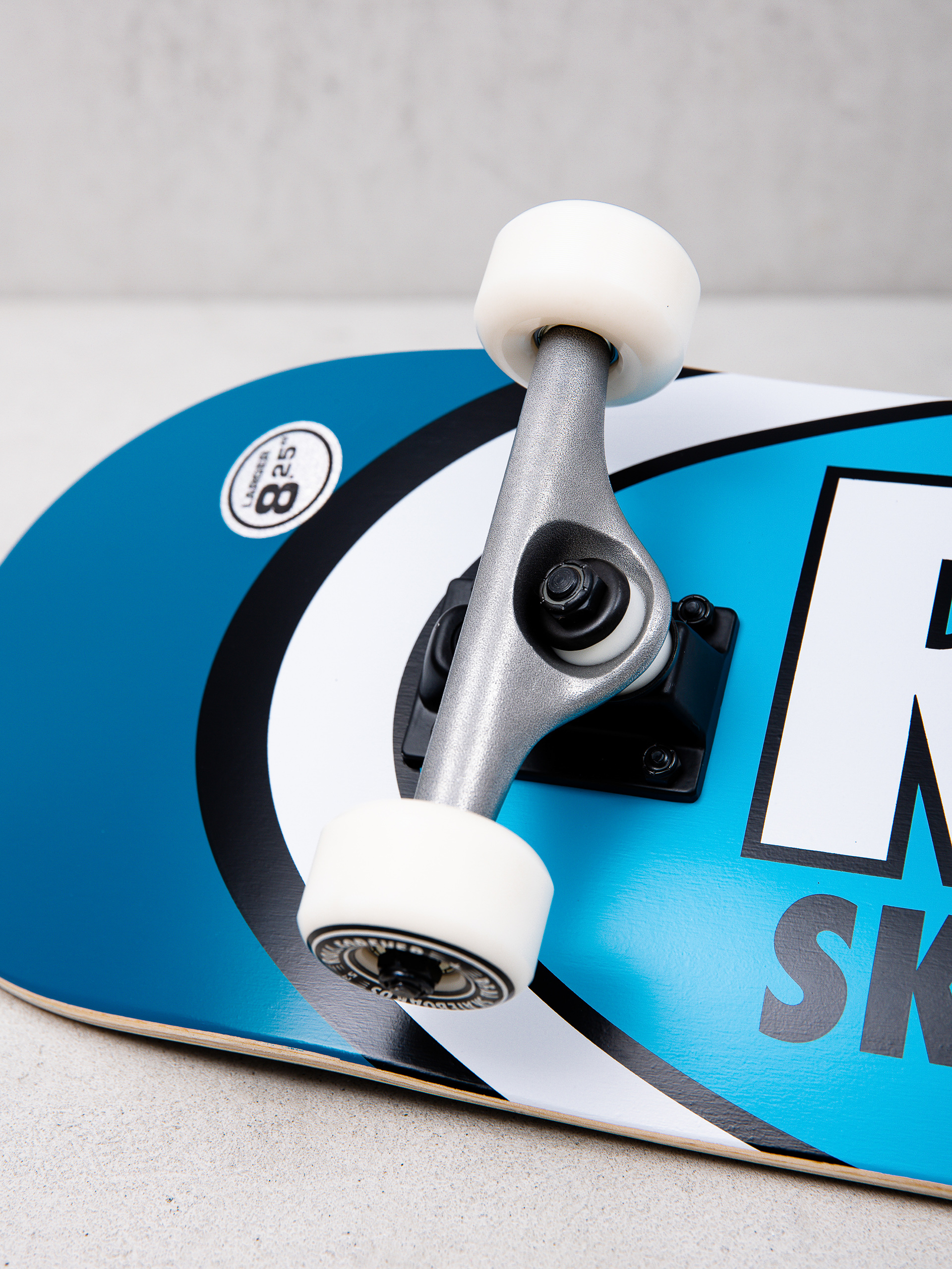 Real Classic Oval II Skateboard (blue/blue)