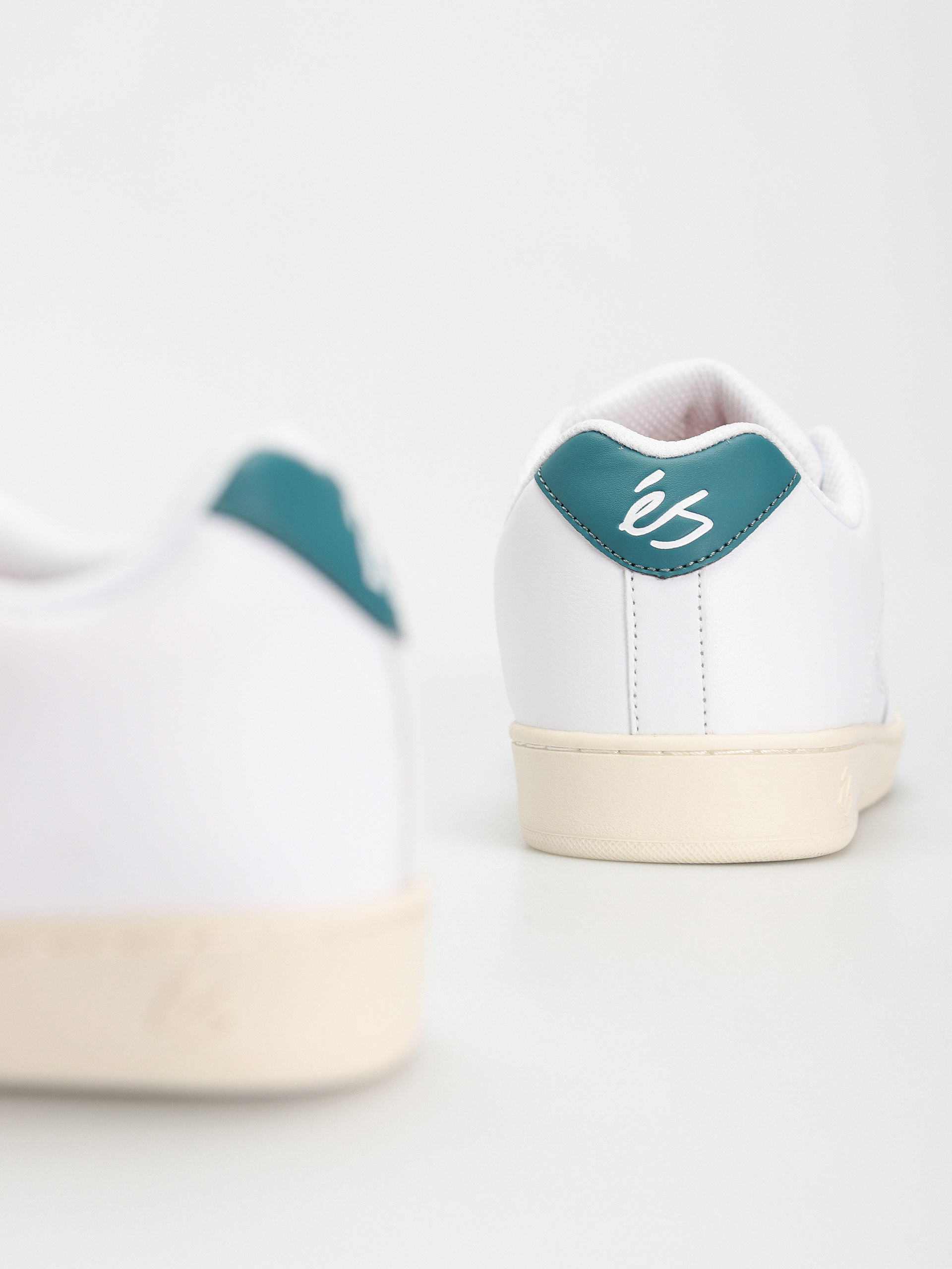 eS Accel Slim Shoes (white/tan)