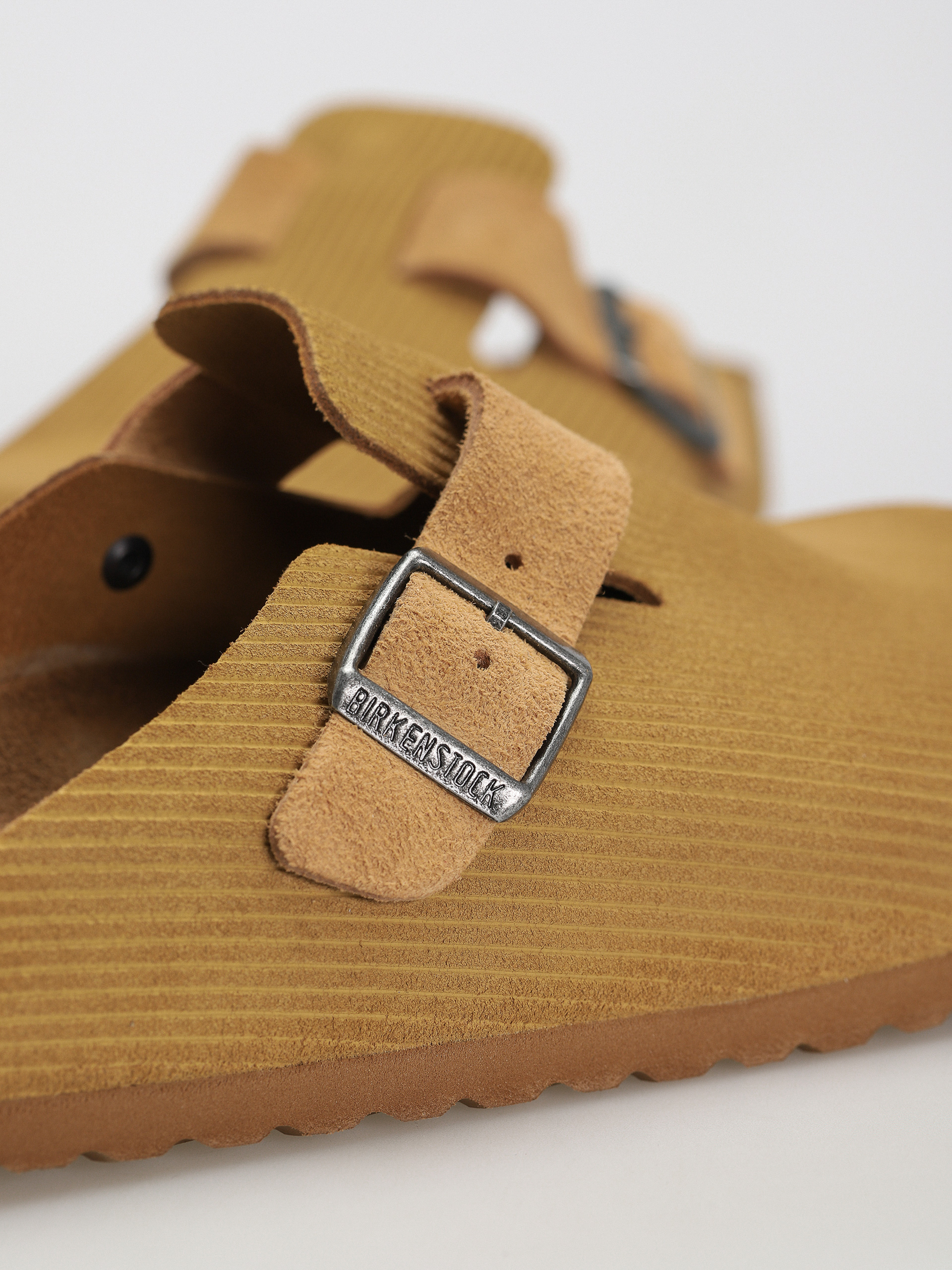 Birkenstock Boston Suede Embossed Regular Flip-flops (corduroy cork brown)
