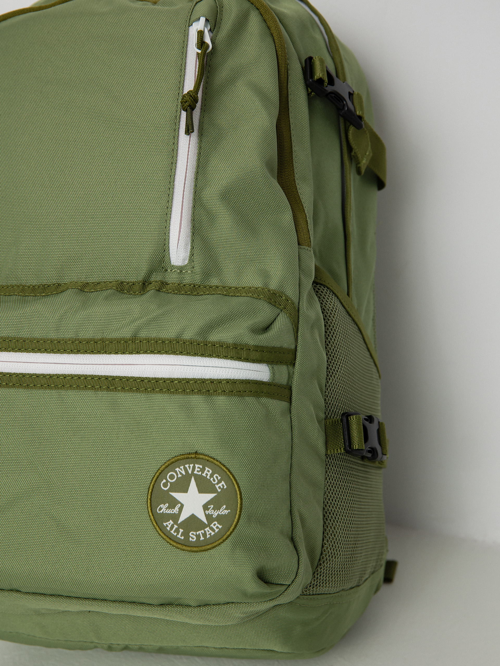 Converse Straight Edge Backpack (alligator friend)