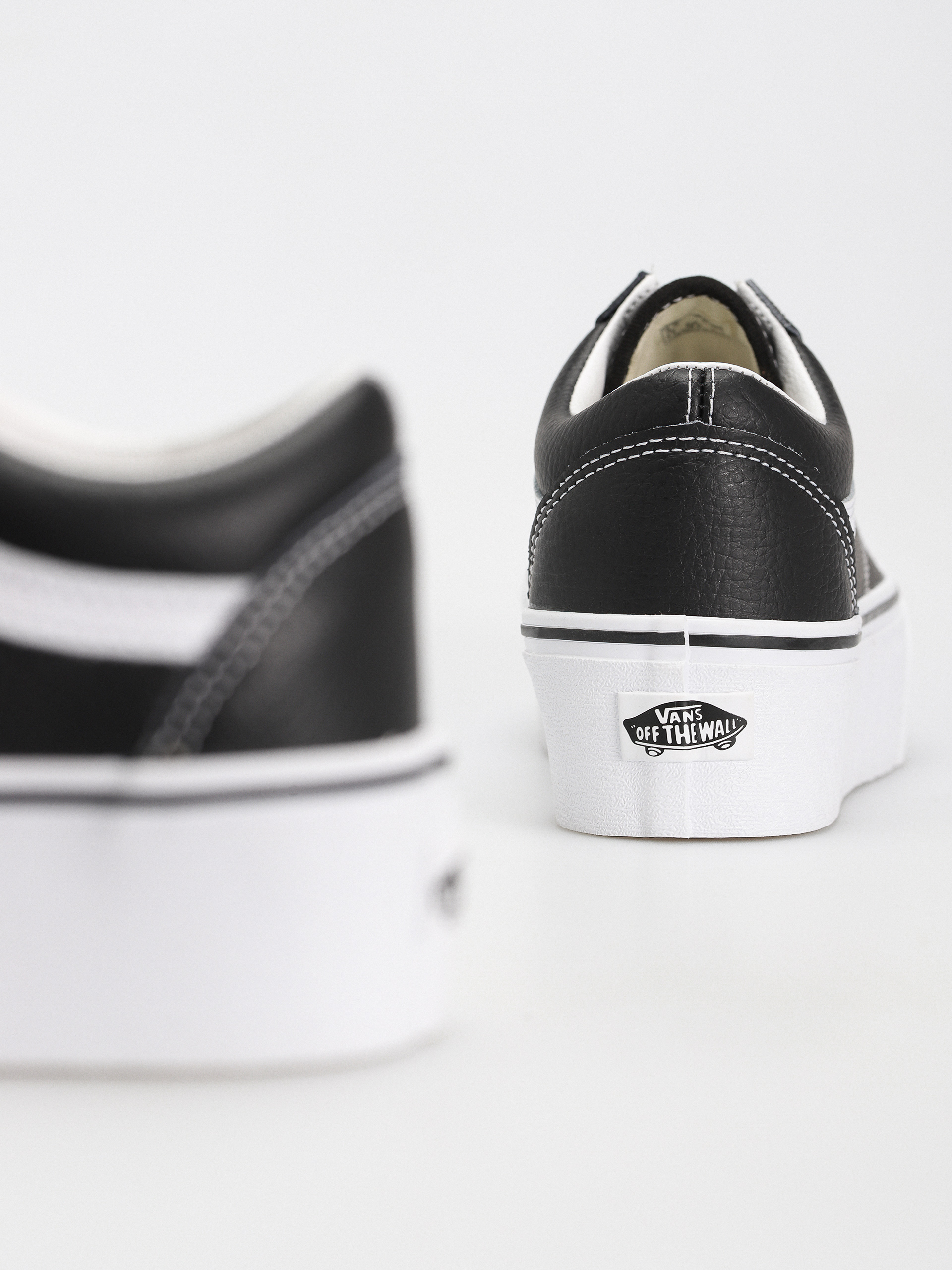 Vans Old Skool Stackform Shoes (leather black/true white)