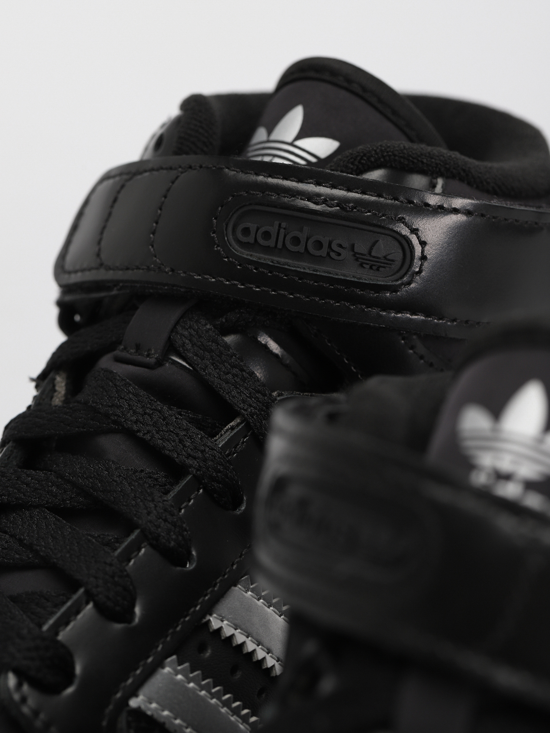 adidas Forum 84 Mid Adv X Heitor Schuhe (cblack/silvmt/cblack)