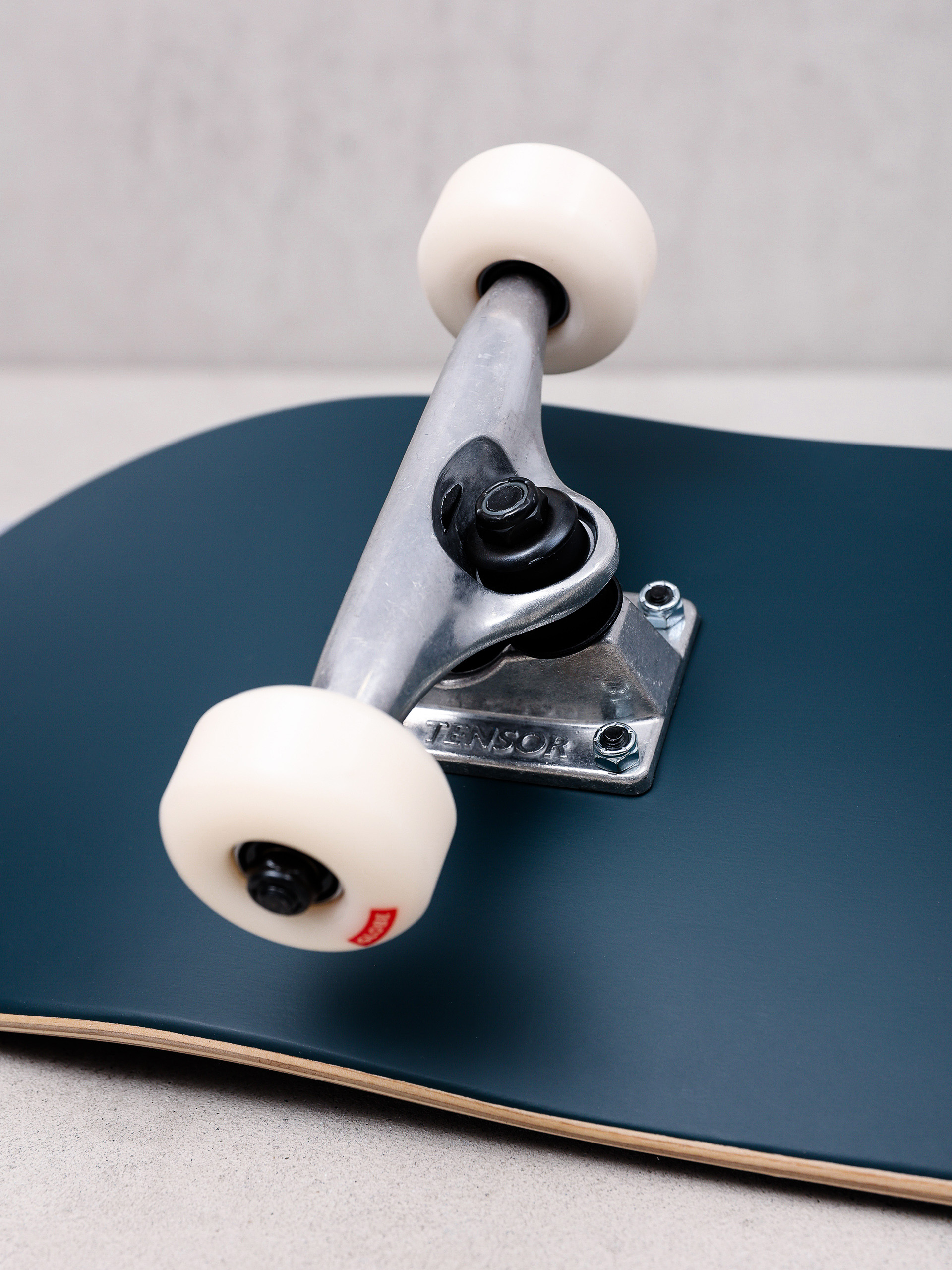 Globe Goodstock Skateboard (navy)
