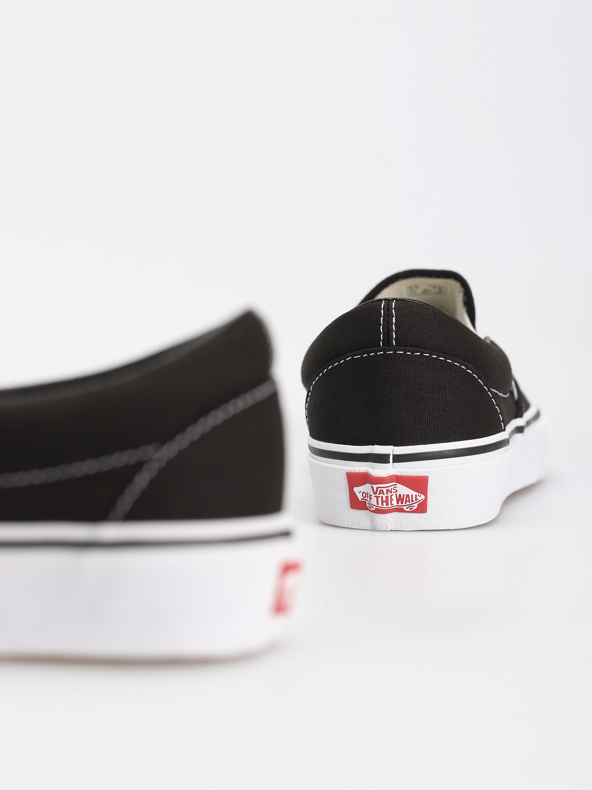 Vans Classic Slip On Shoes (black)