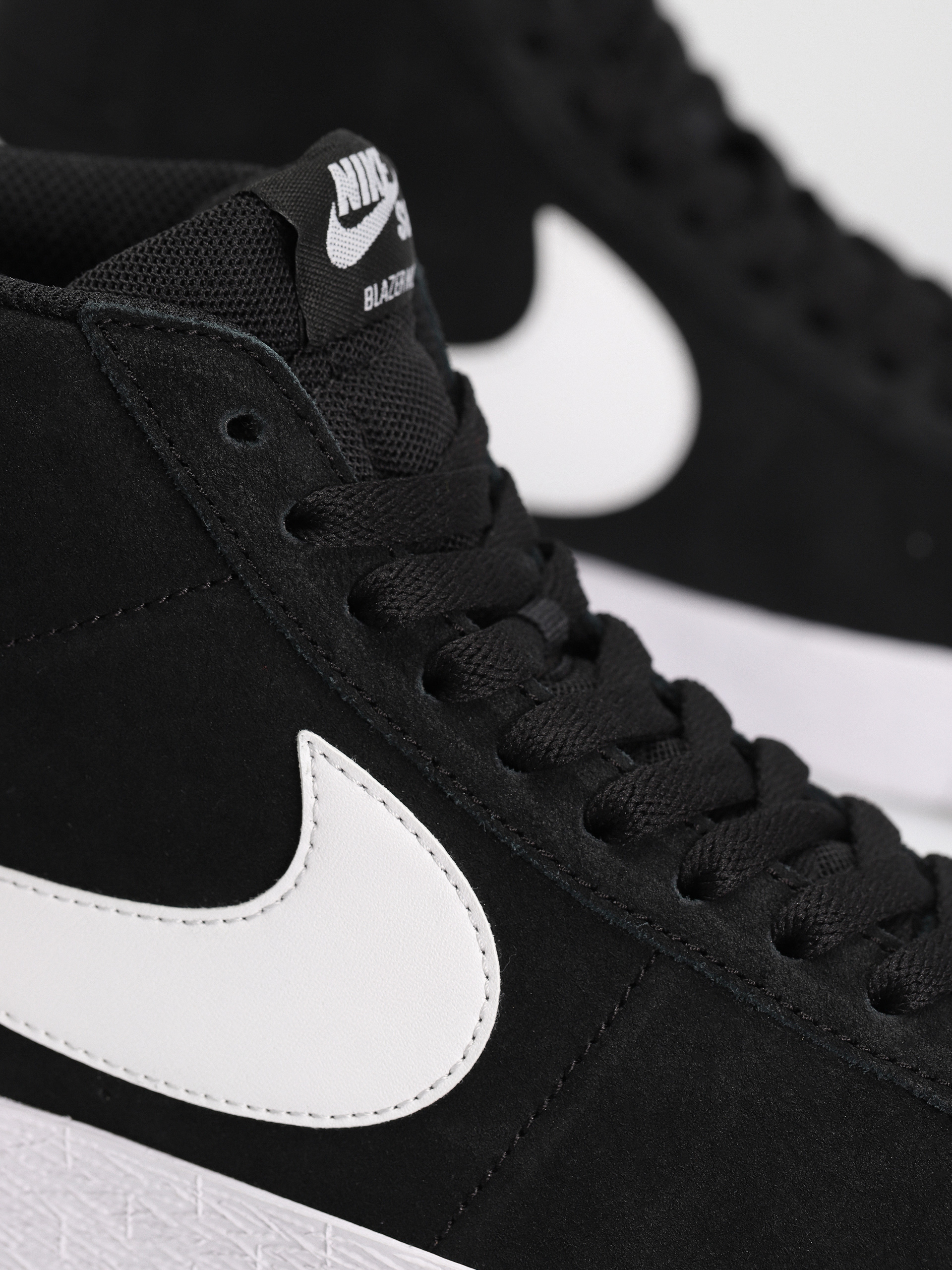 Nike SB Zoom Blazer Mid Shoes (black/white white white)