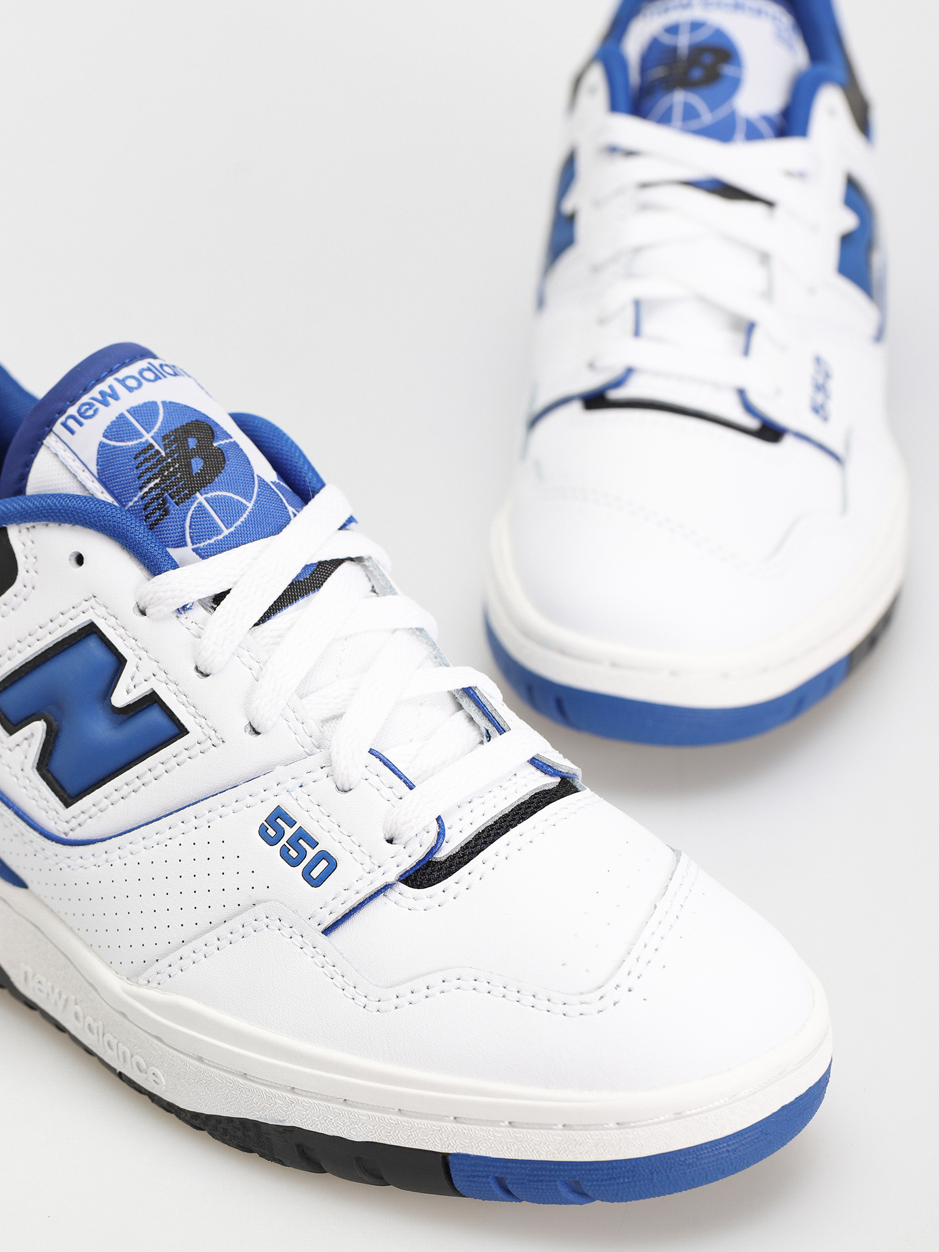 New Balance 550 Schuhe (white/royal)