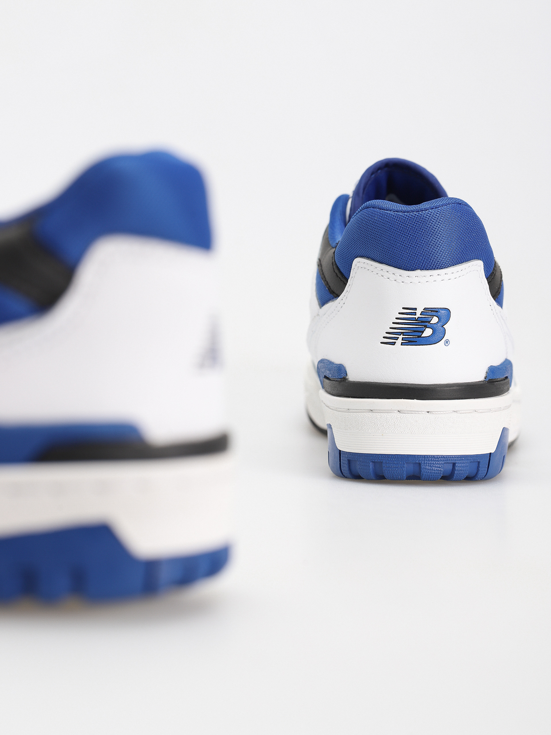 New Balance 550 Shoes (white/royal)
