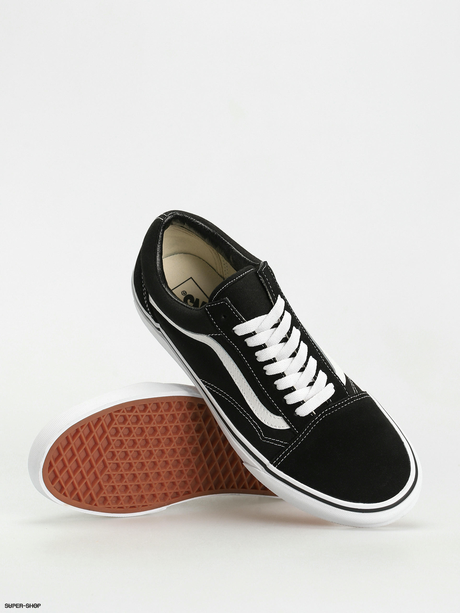 Vans old skool hotsell black and white shoes